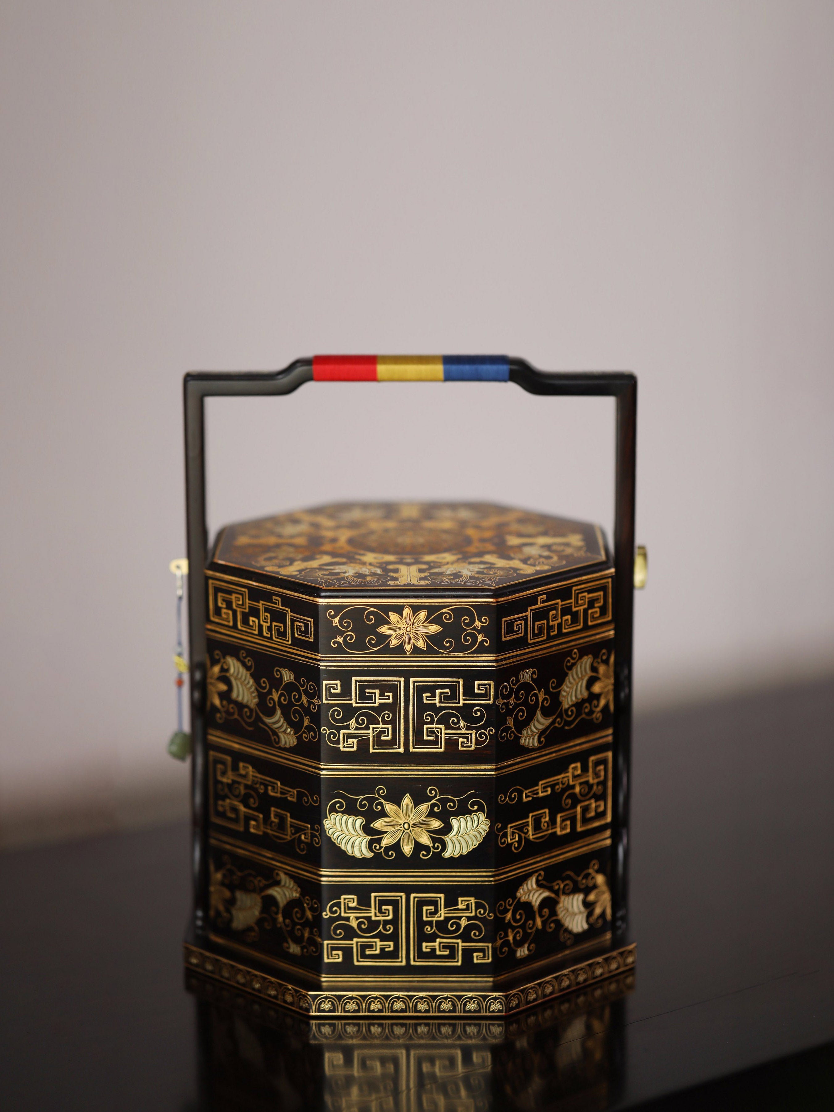 Purple sandalwood passionflower gilded octagonal carrying box