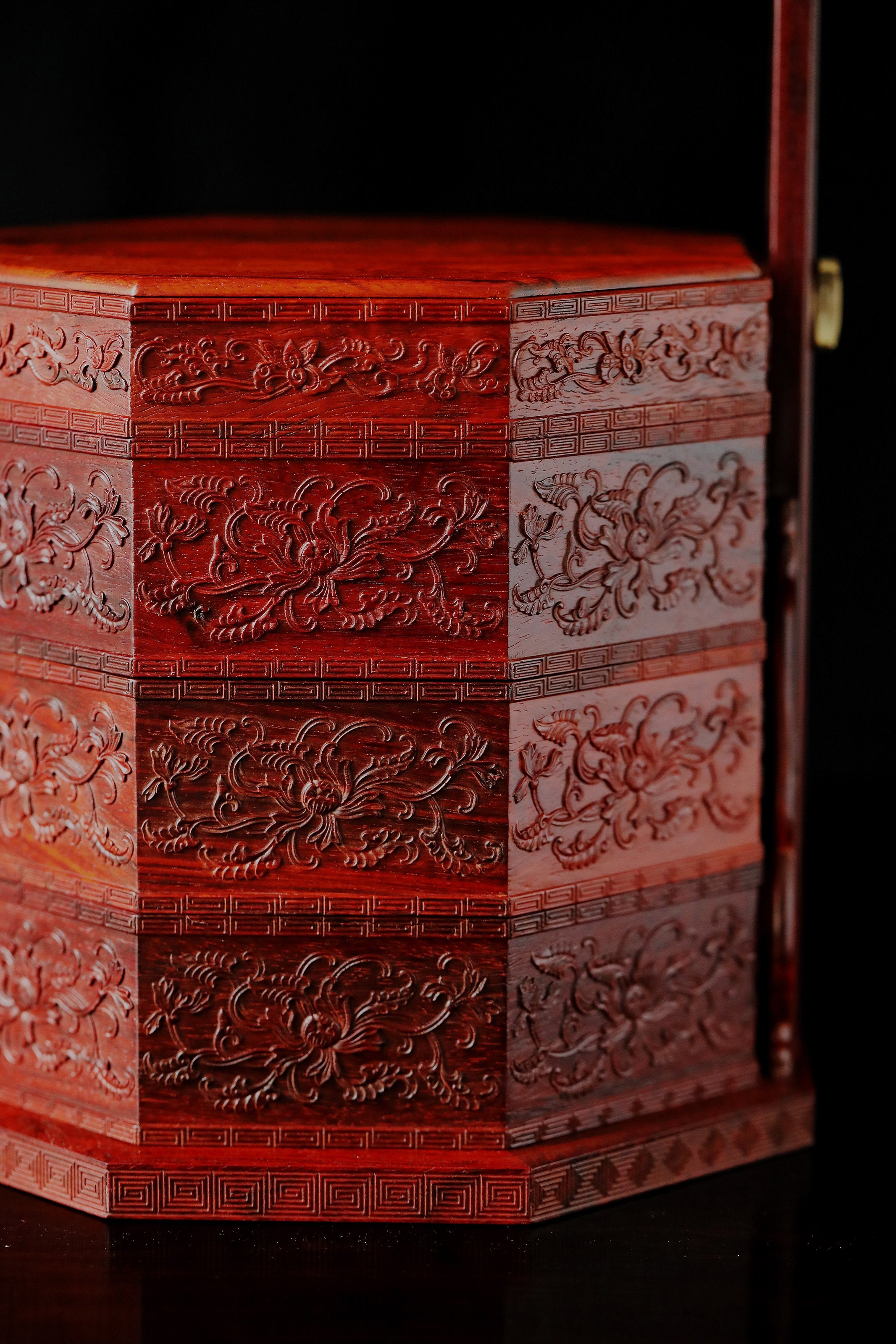 Small-leaf sandalwood carved octagonal box with passionflower design