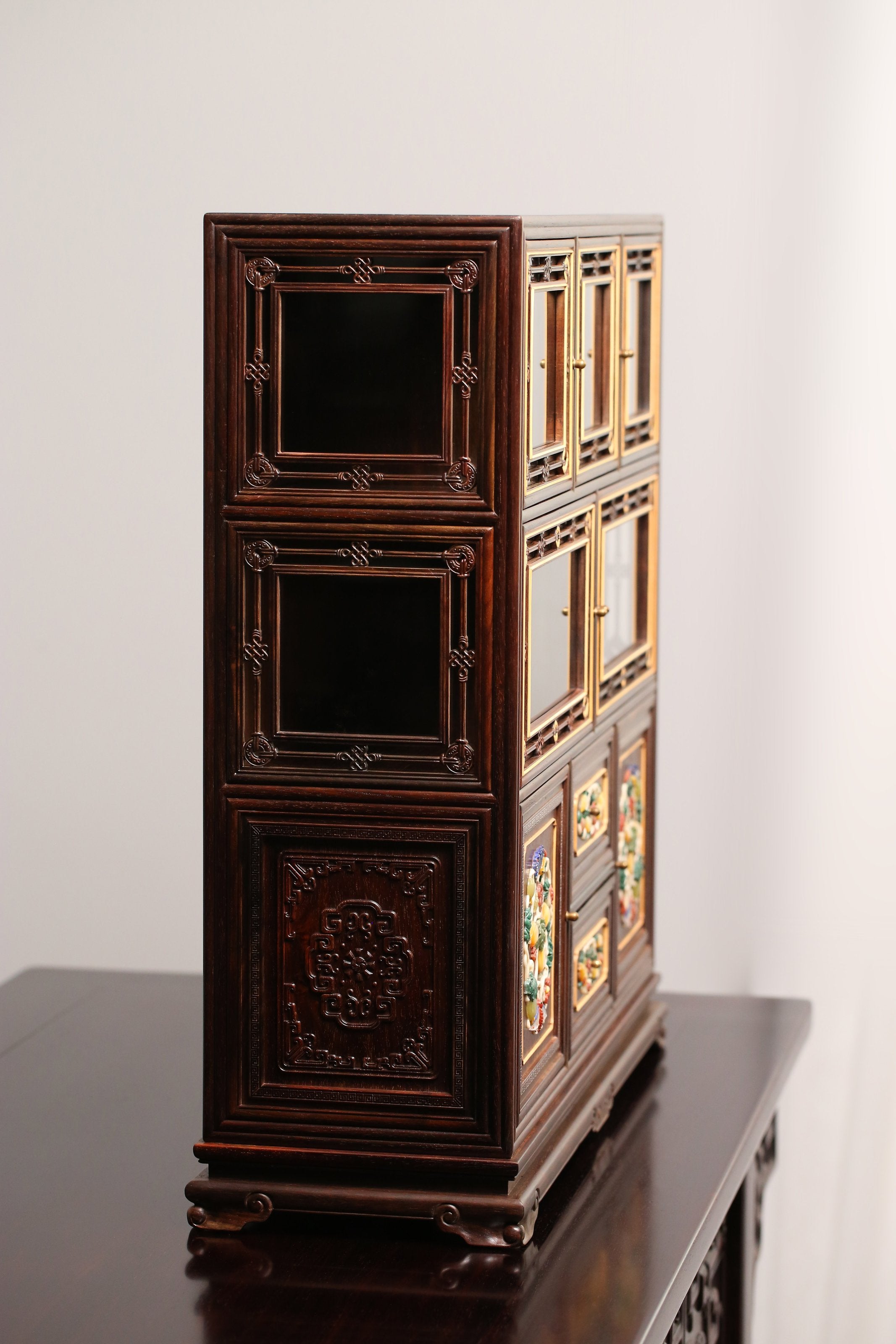 Palace replica of a multi-treasure cabinet with melon and butterfly patterns