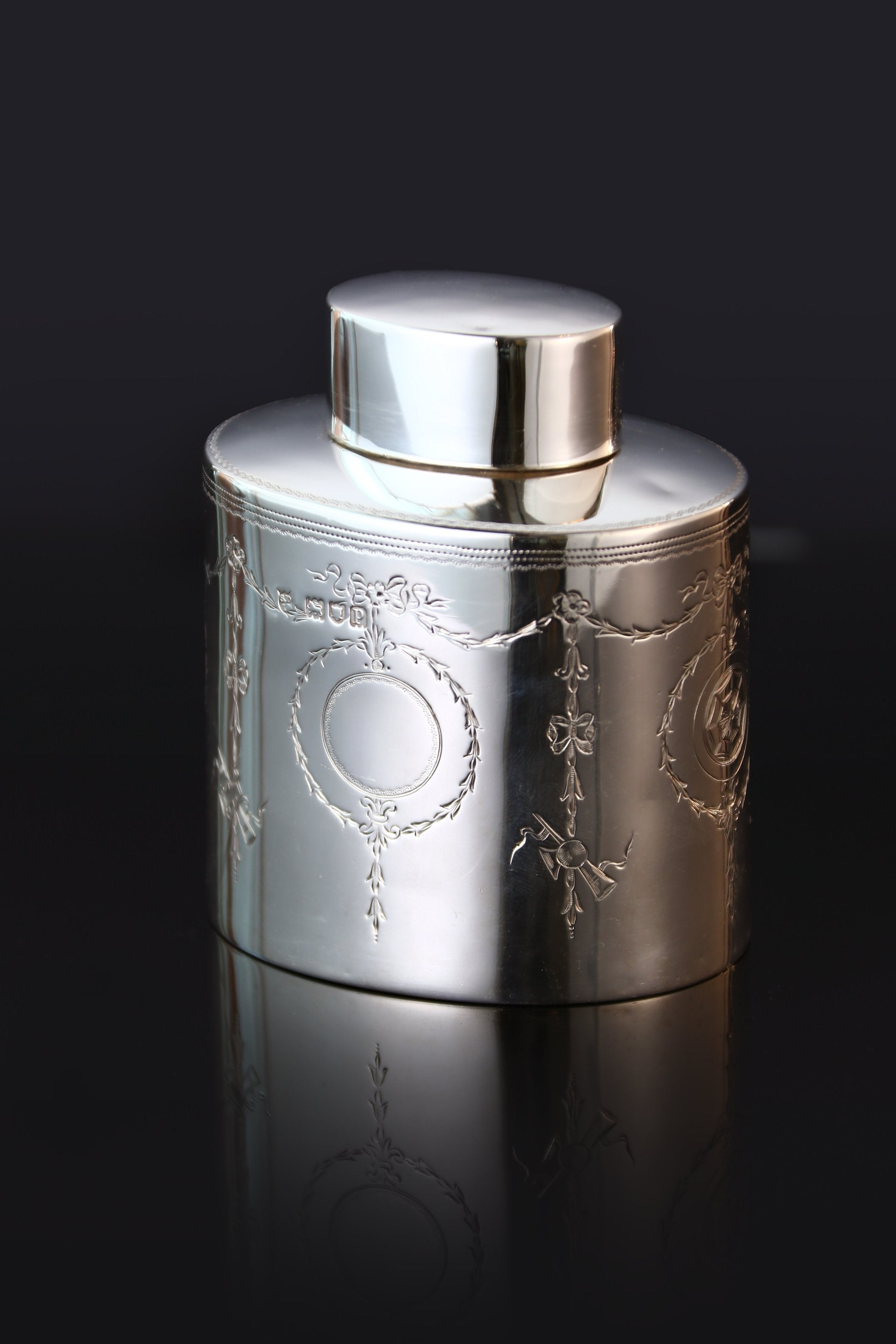 1910 British sterling silver tea caddy