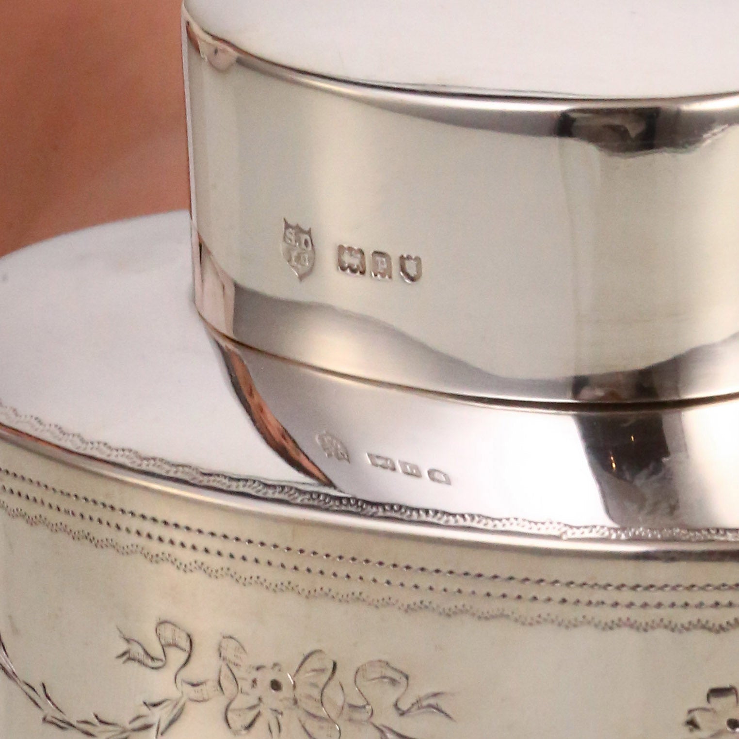 1910 British sterling silver tea caddy