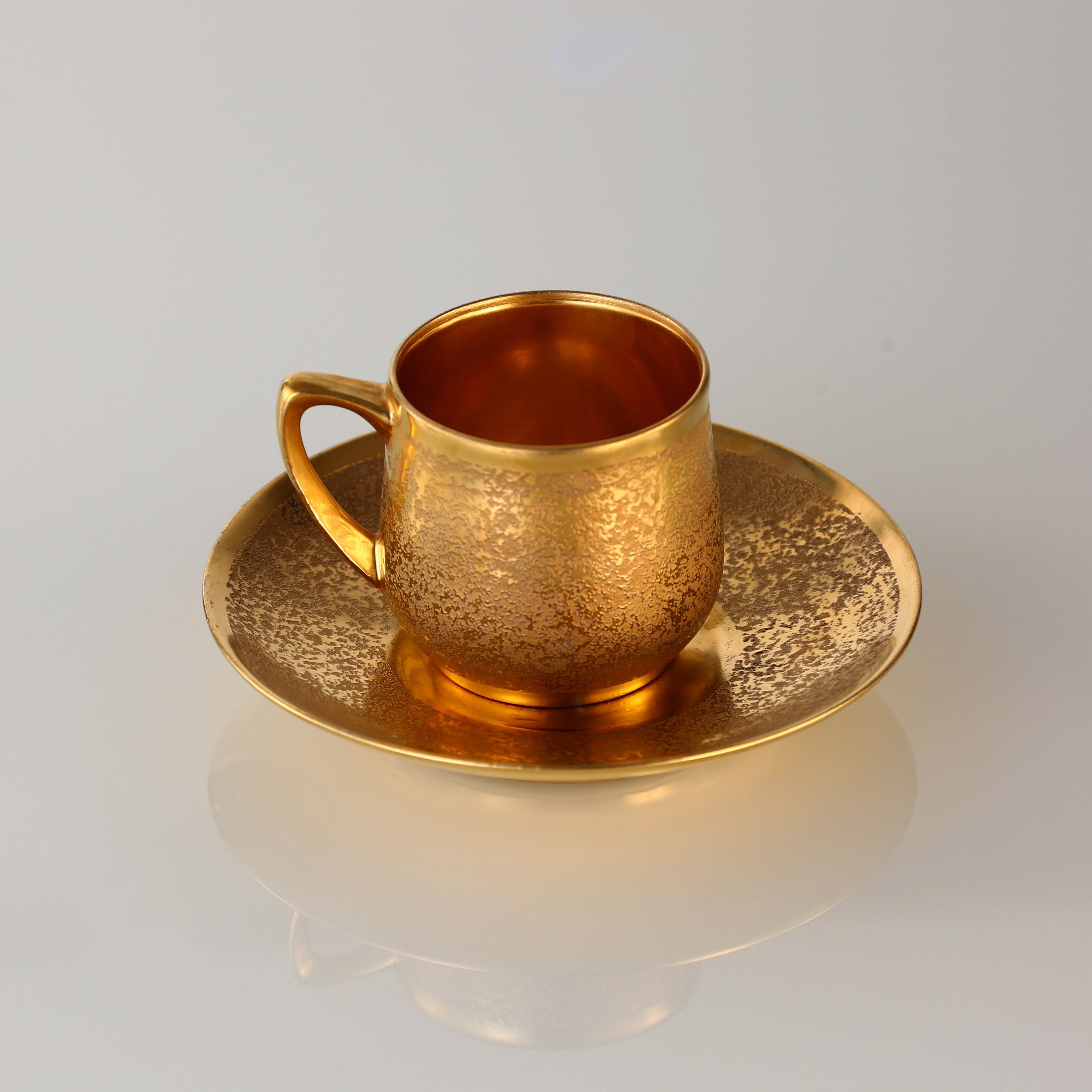 19th-century British gilt porcelain cup
