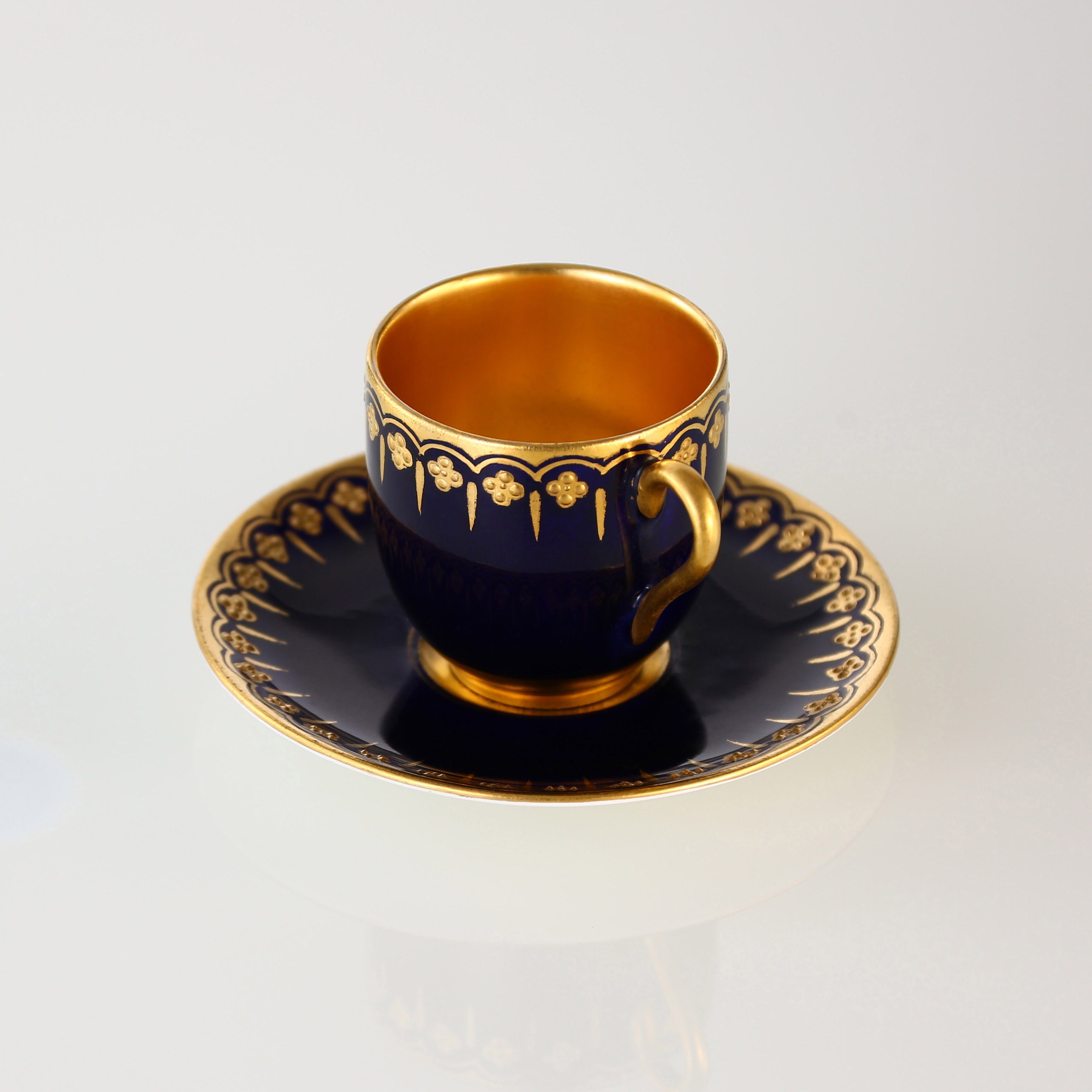 19th-century British gilded porcelain cup