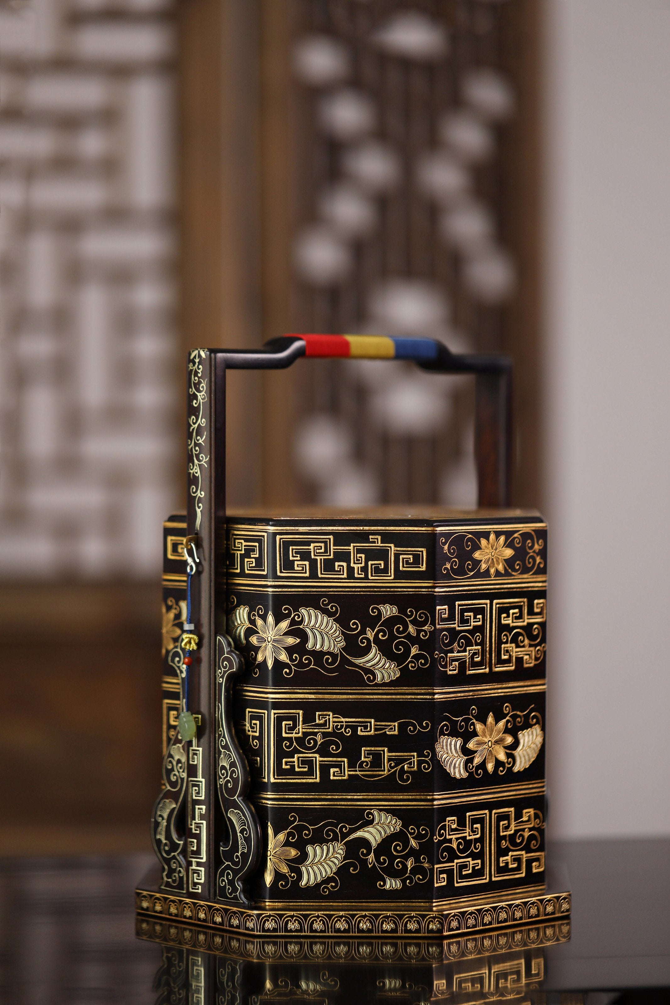 Purple sandalwood passionflower gilded octagonal carrying box