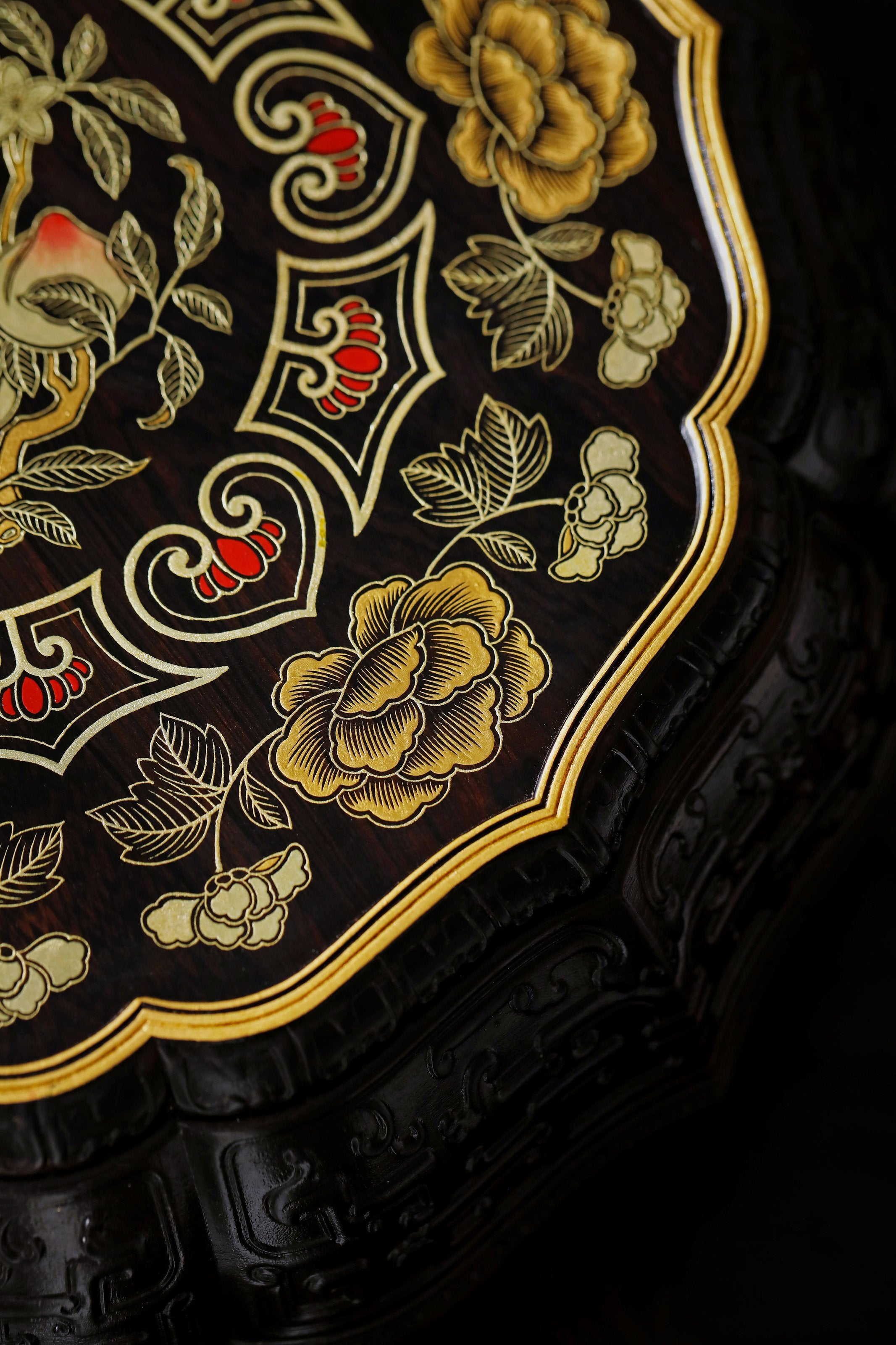 Purple sandalwood twelve-cornered fruit box symbolizing wealth and longevity