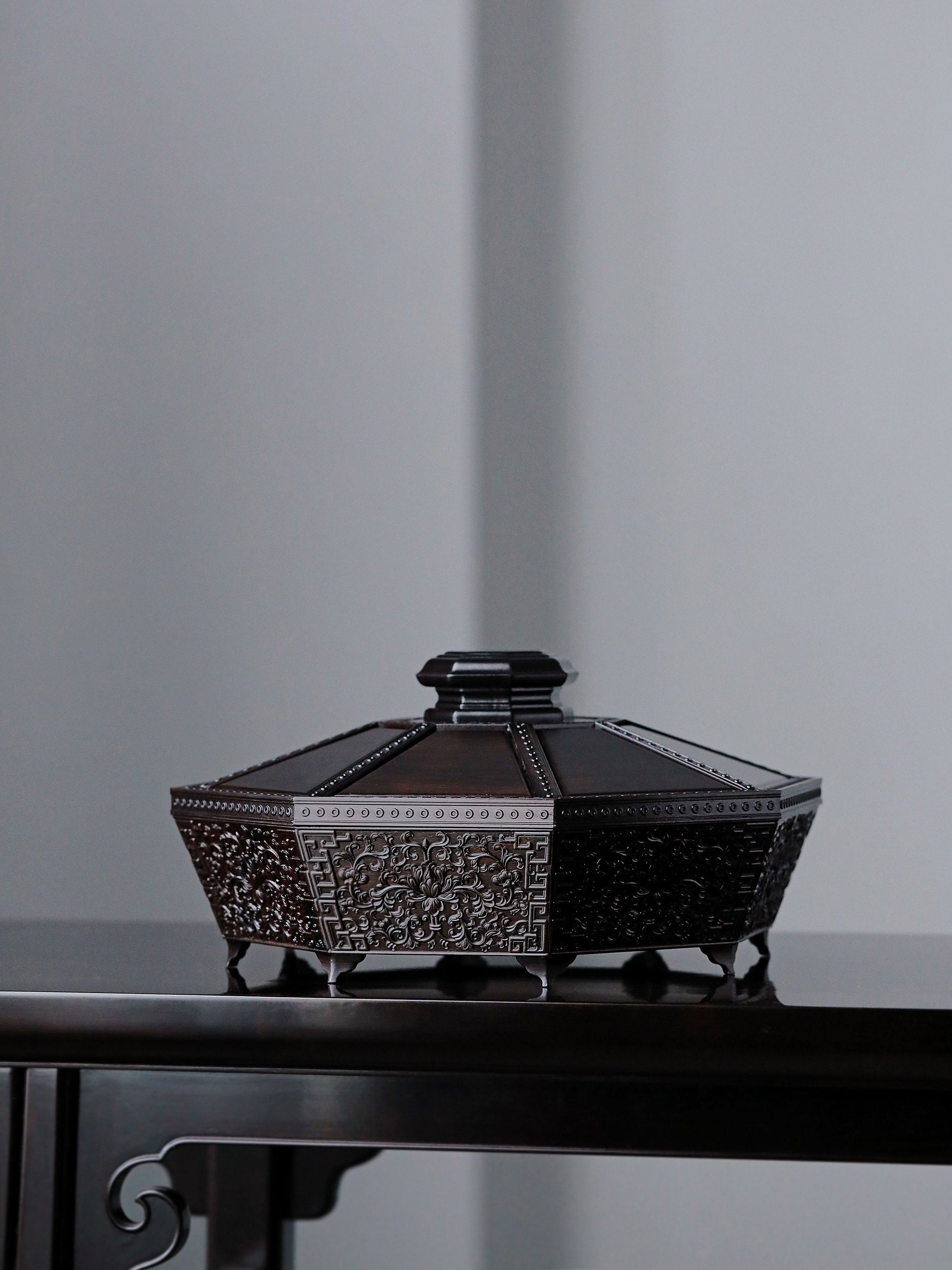 Purple sandalwood plain eight-treasure fruit box