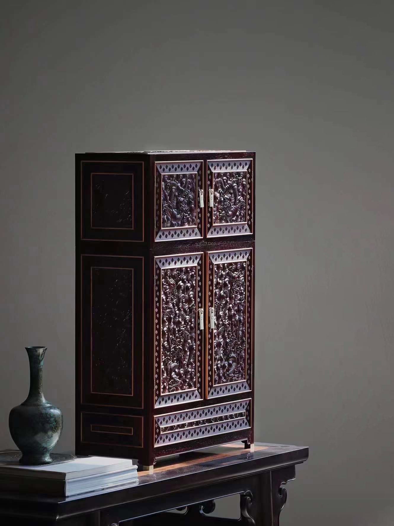 Small-leaf sandalwood table cabinet inlaid with boxwood dragon patterns