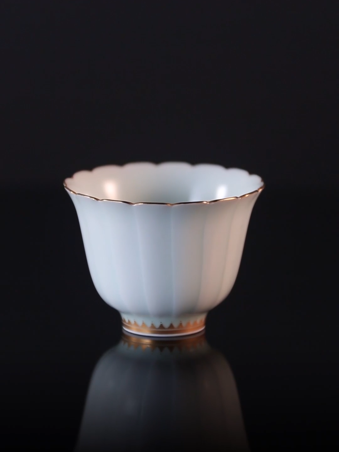 Shadow-carved Golden Bell Cup