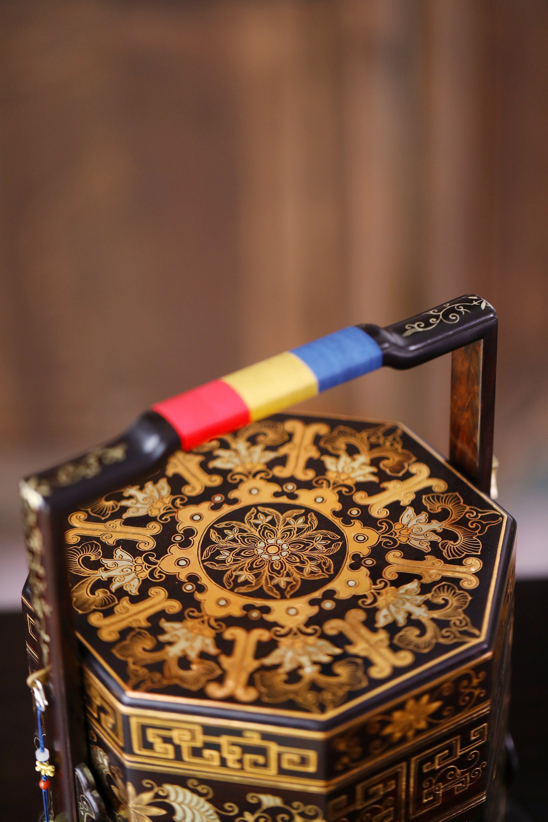 Purple sandalwood passionflower gilded octagonal carrying box