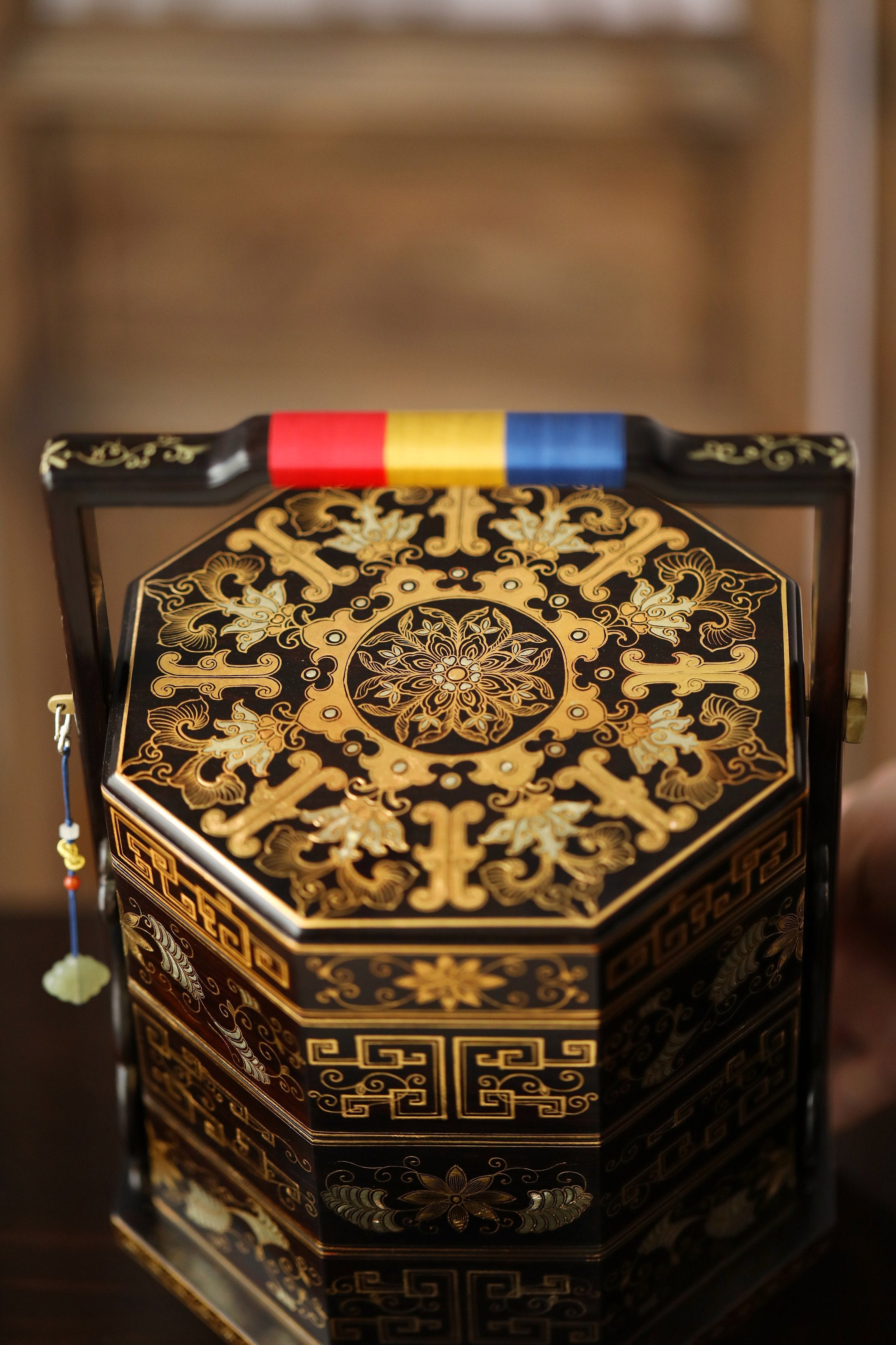 Purple sandalwood passionflower gilded octagonal carrying box