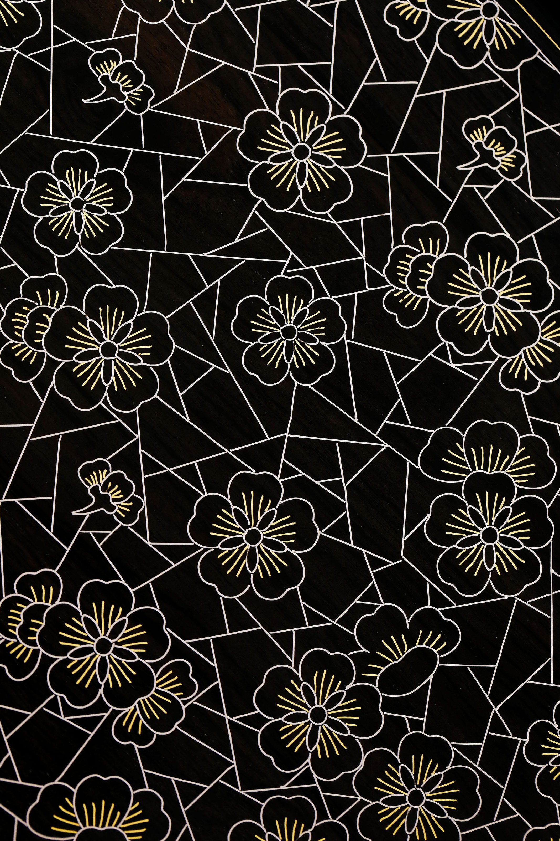 Purple sandalwood tray inlaid with silver plum blossom pattern