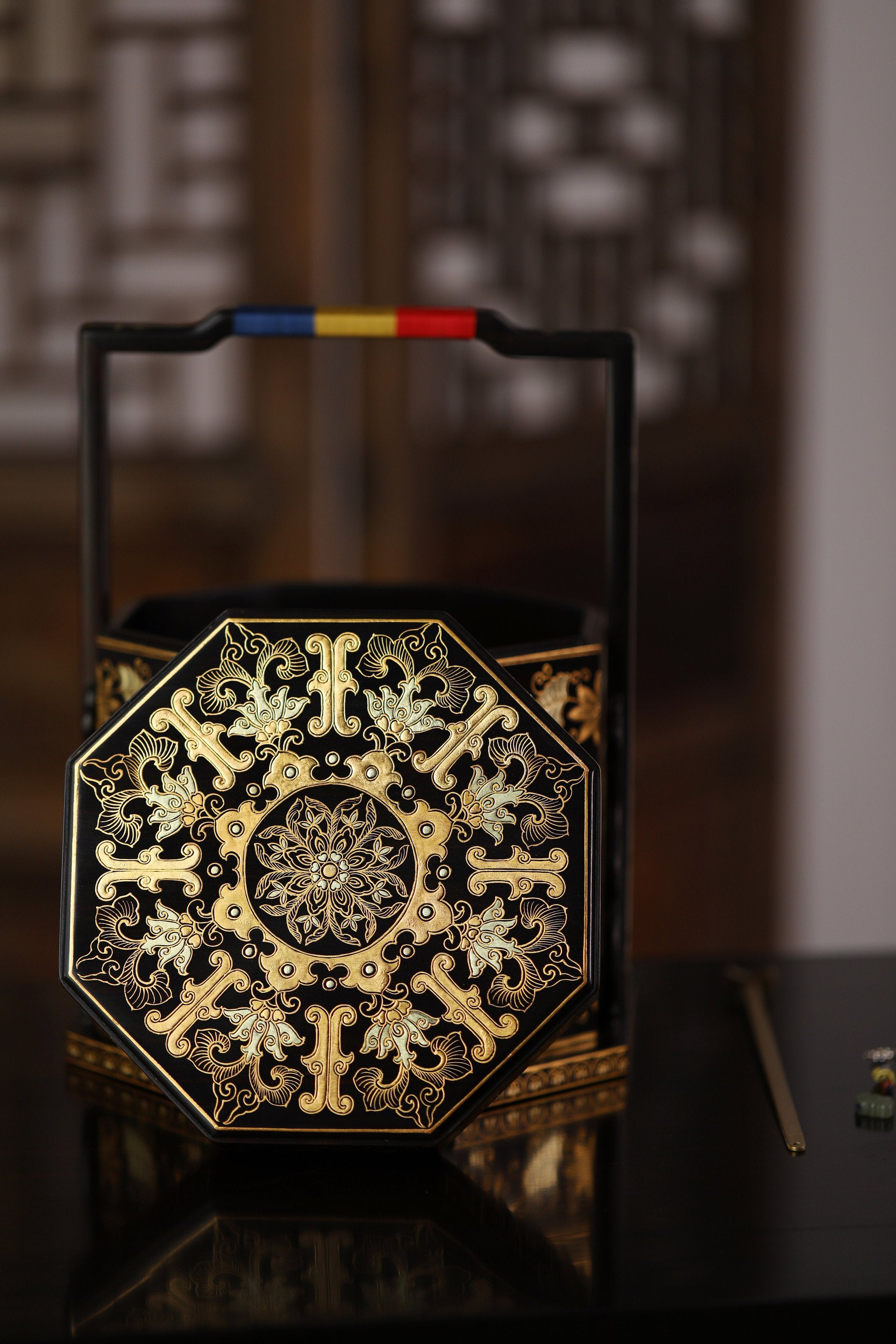 Purple sandalwood passionflower gilded octagonal carrying box