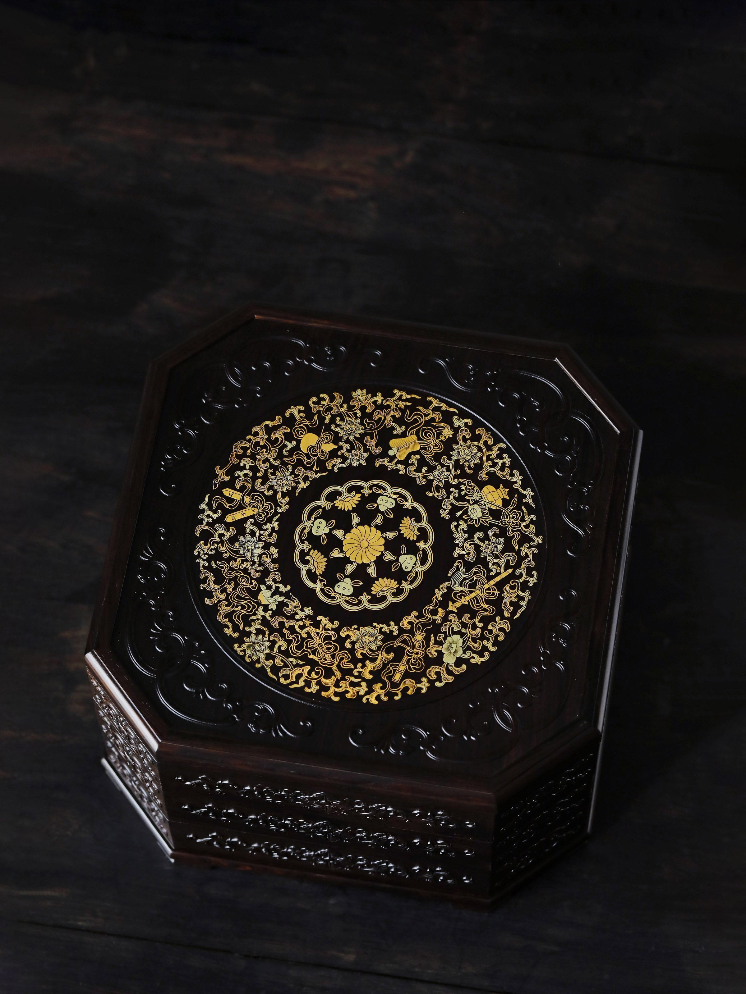 Purple sandalwood gilded auspicious eight treasures three-tiered octagonal tea box