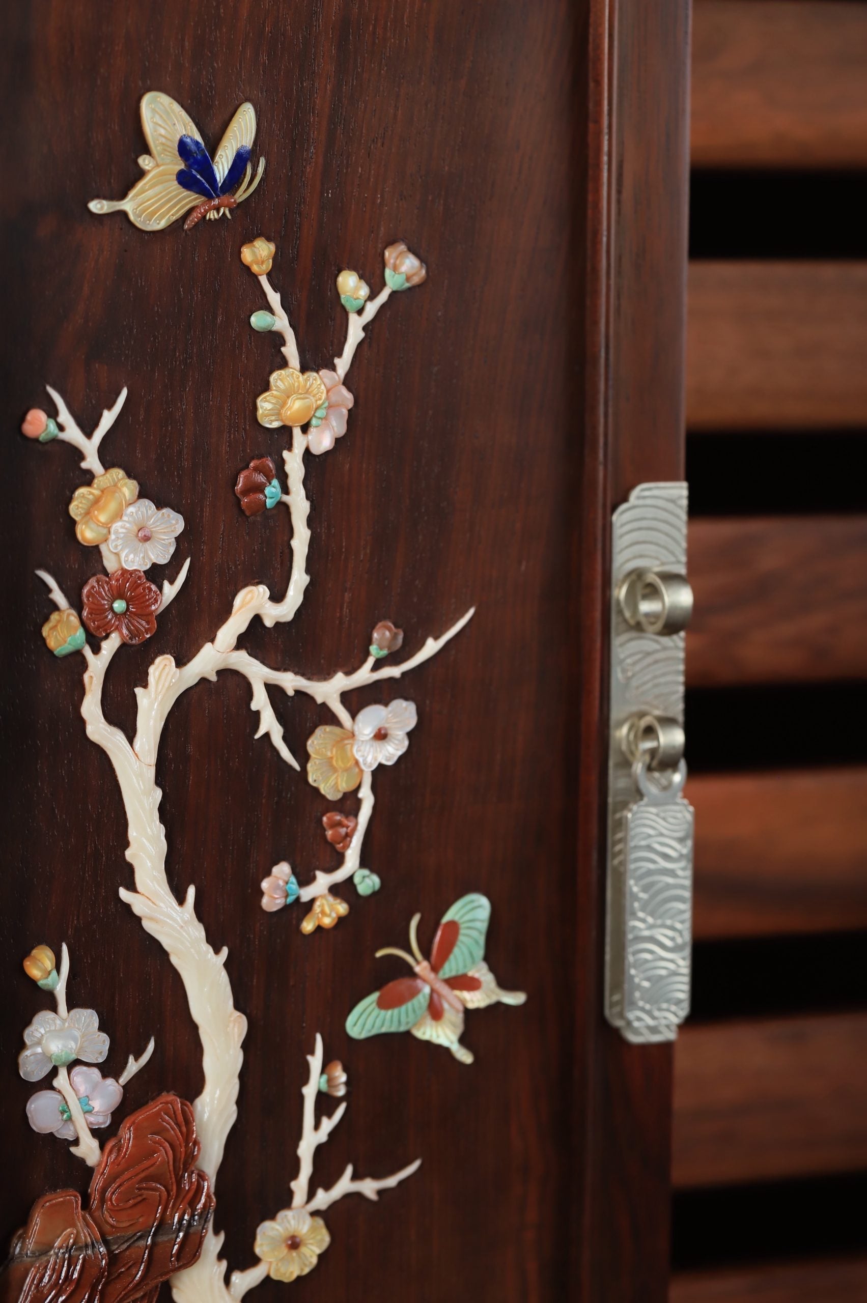 Rosewood Tea Cabinet Inlaid with Treasures and Double Purity Design