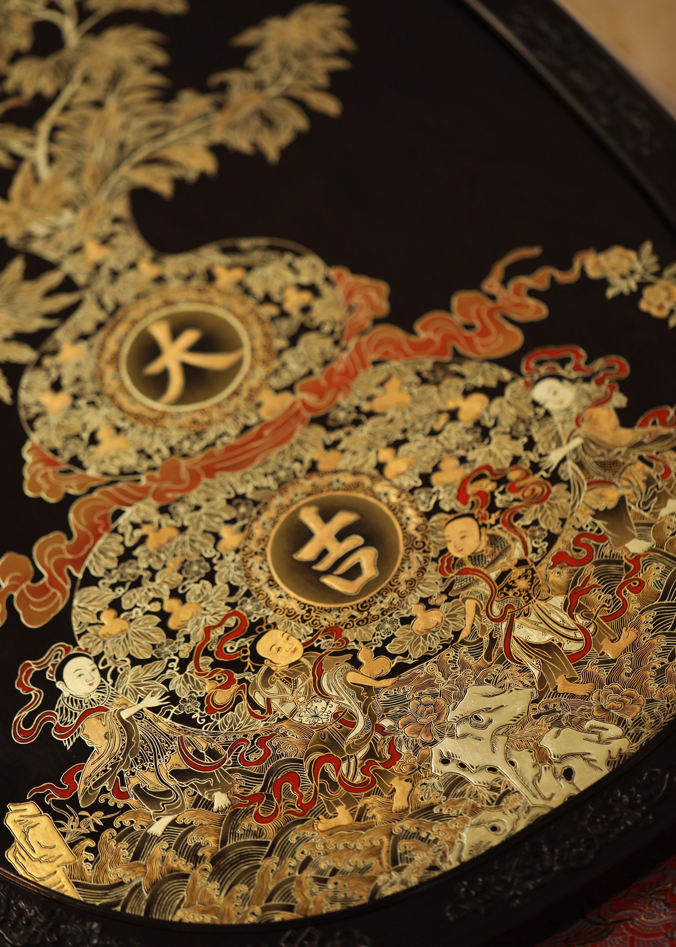 Purple sandalwood gilt auspicious vase flower hanging screen