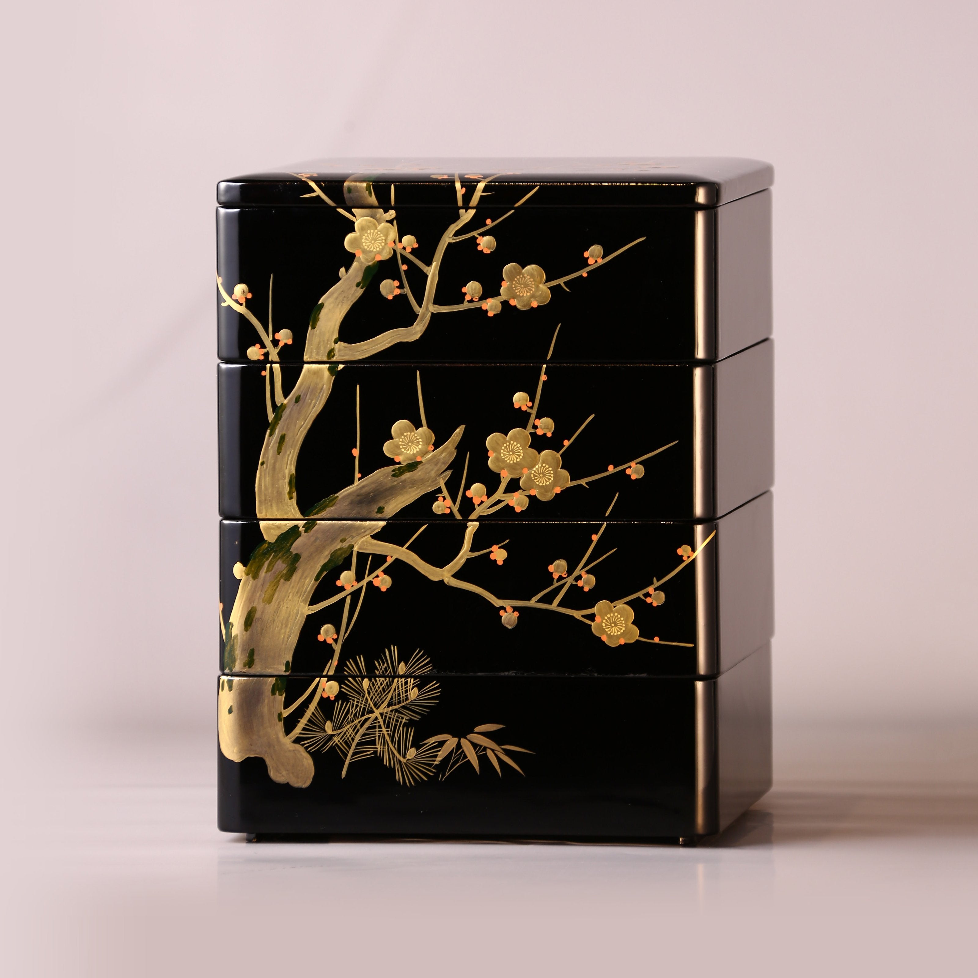 Japanese "Braving Snow and Frost" Lacquerware Box