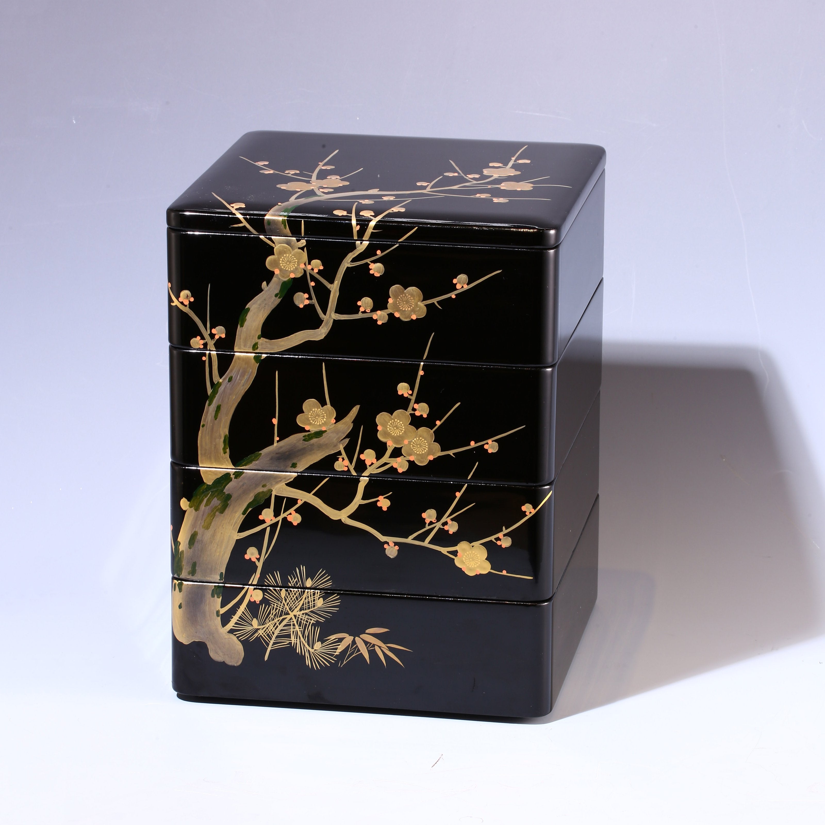 Japanese "Braving Snow and Frost" Lacquerware Box
