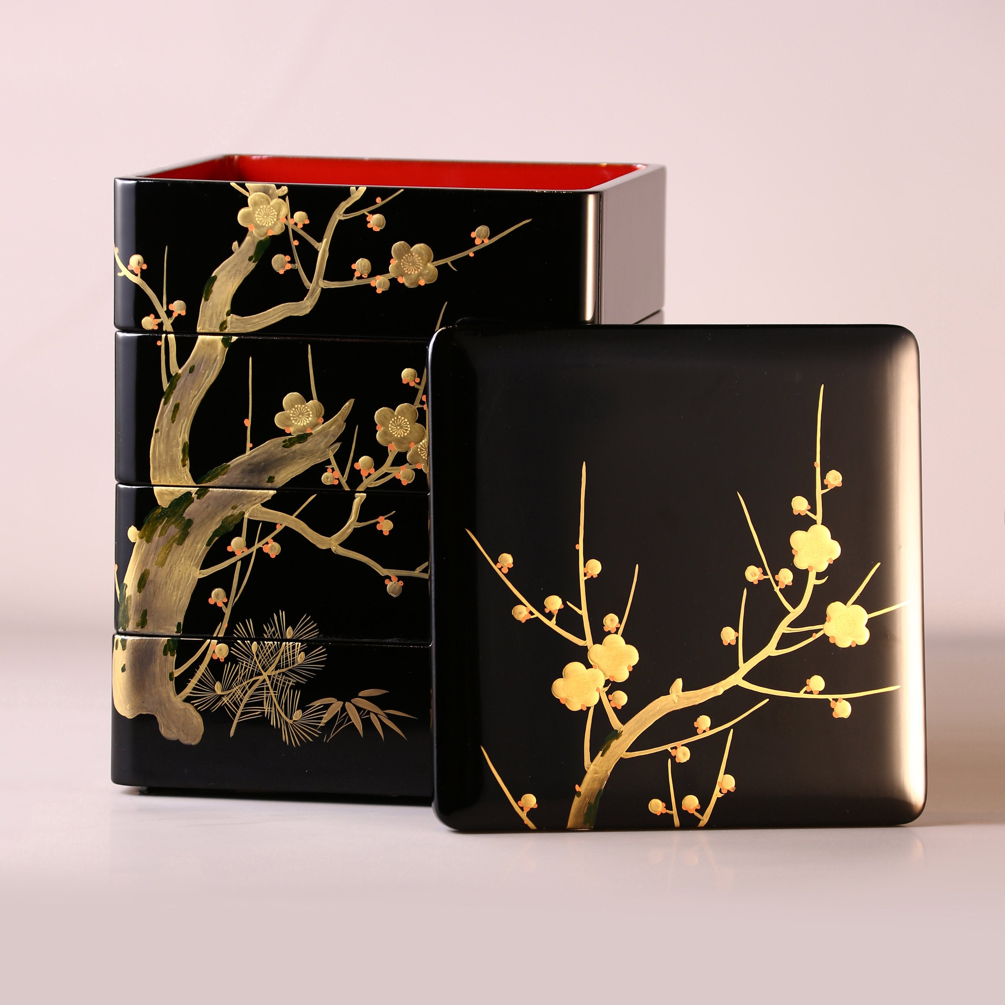 Japanese "Braving Snow and Frost" Lacquerware Box