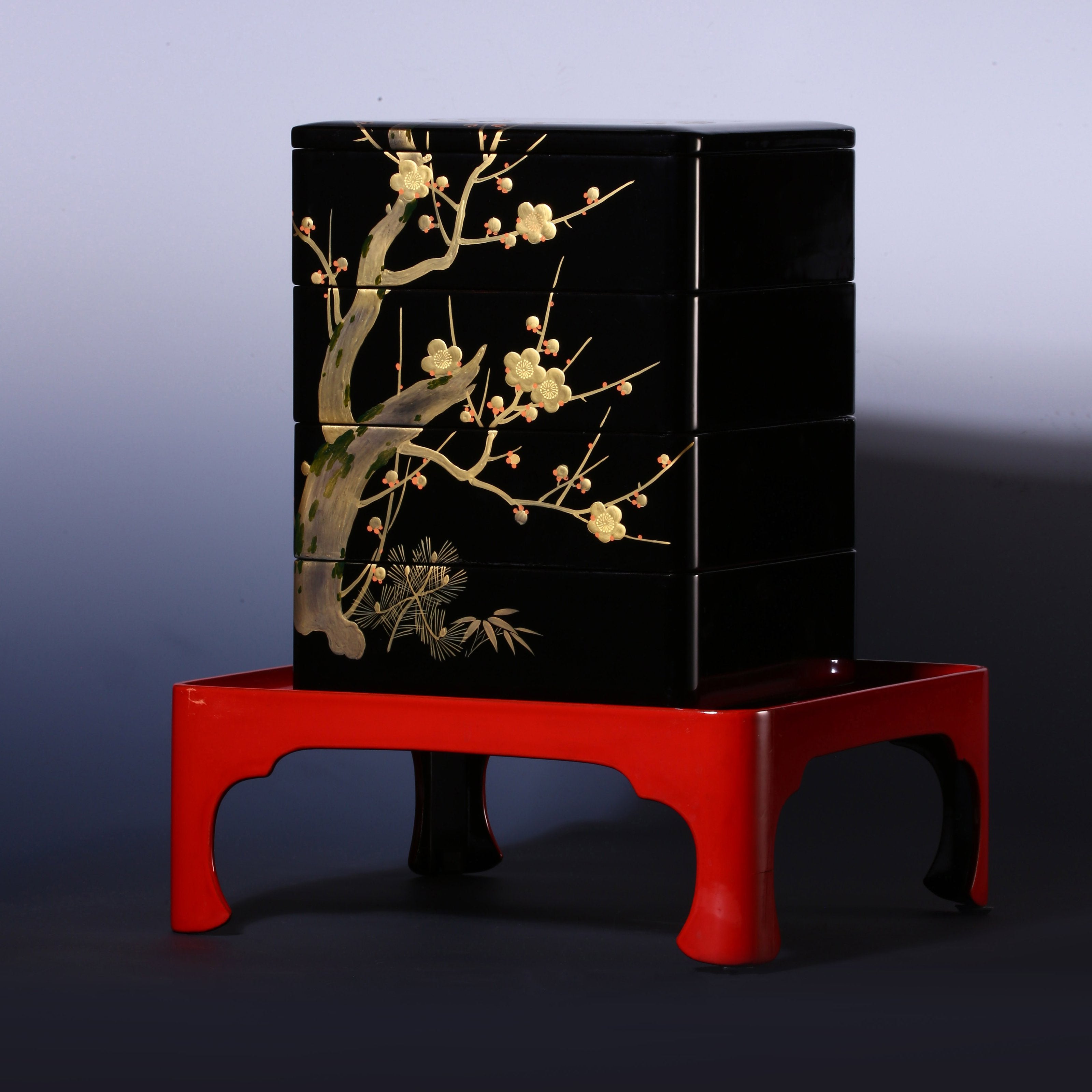 Japanese "Braving Snow and Frost" Lacquerware Box