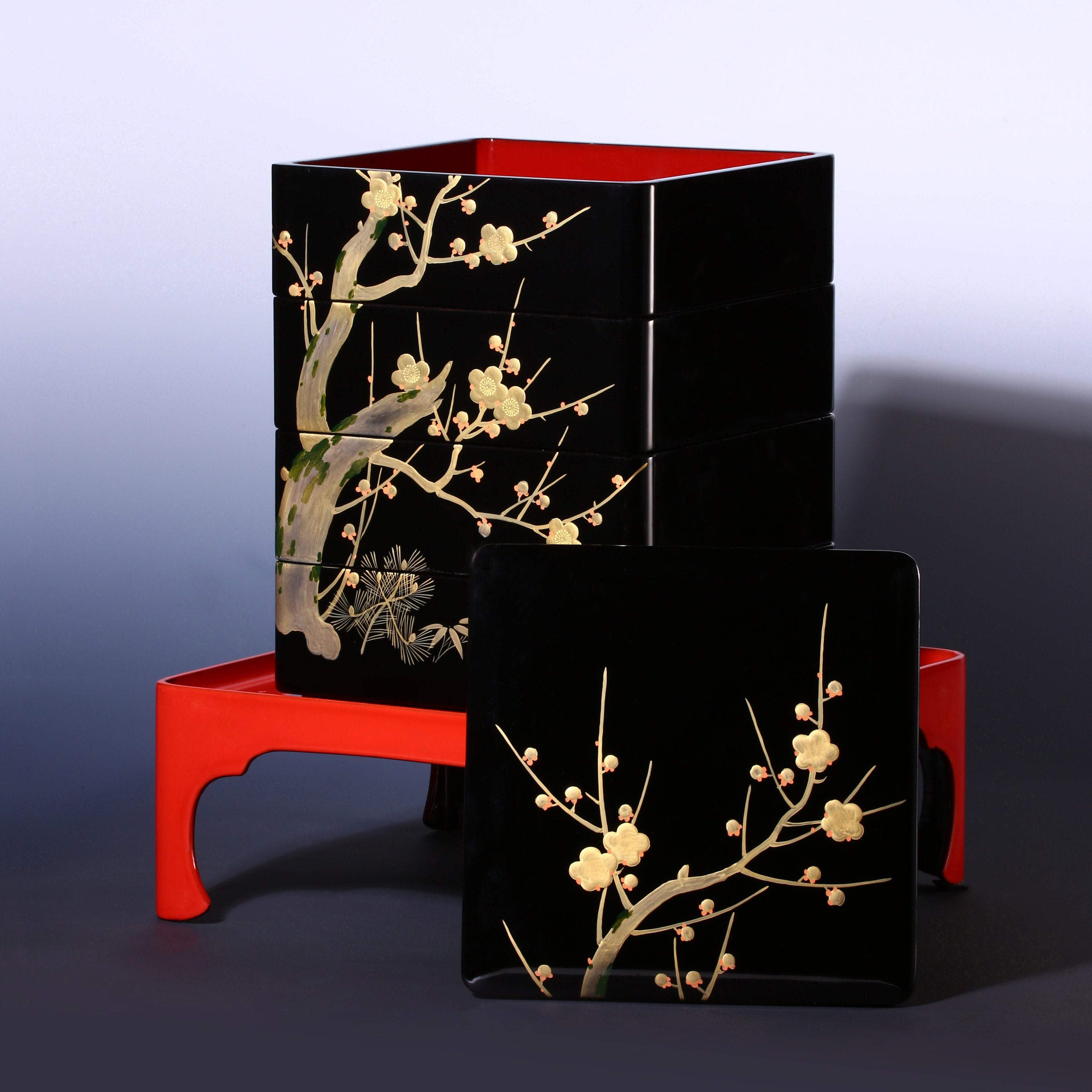 Japanese "Braving Snow and Frost" Lacquerware Box
