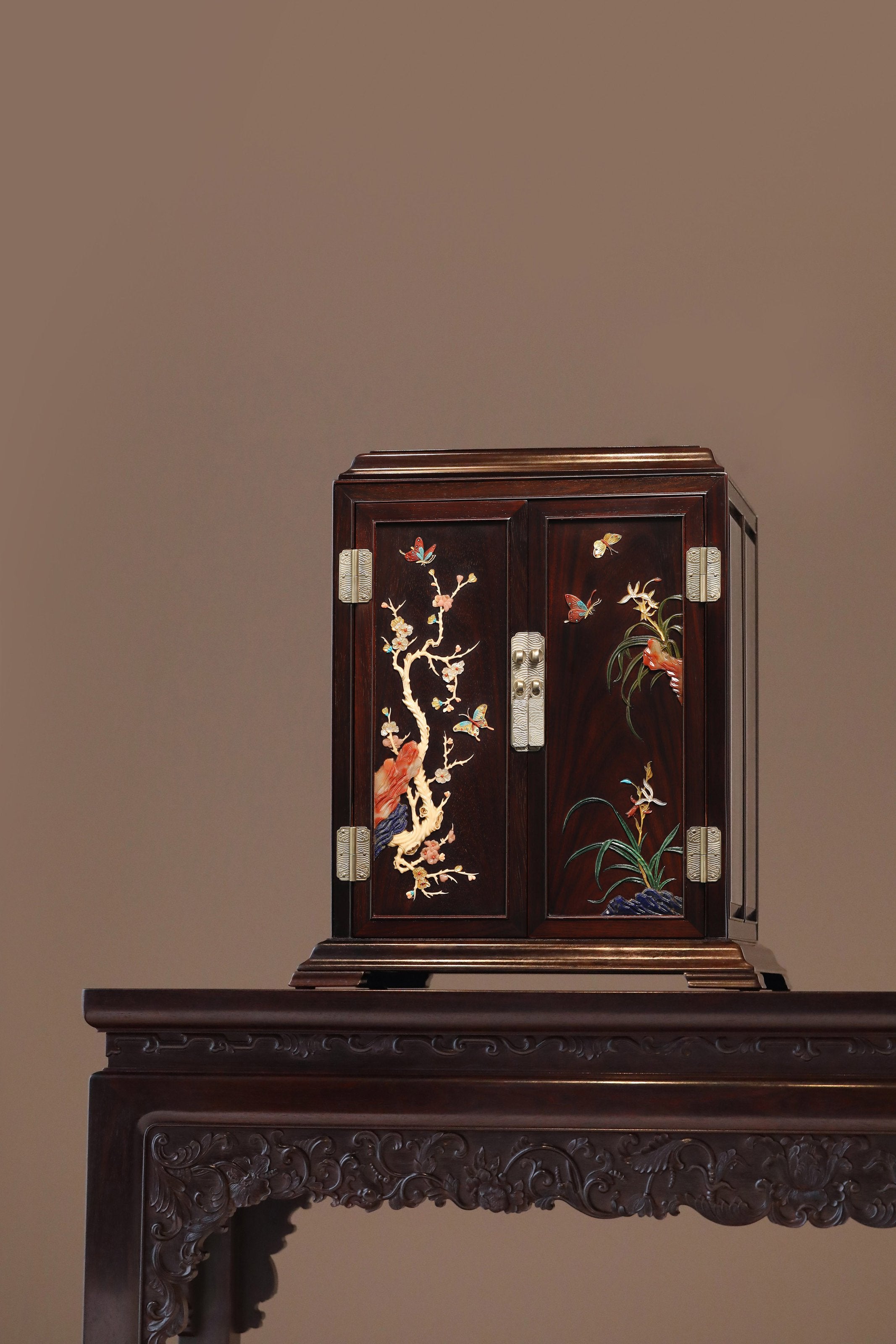 Rosewood Tea Cabinet Inlaid with Treasures and Double Purity Design