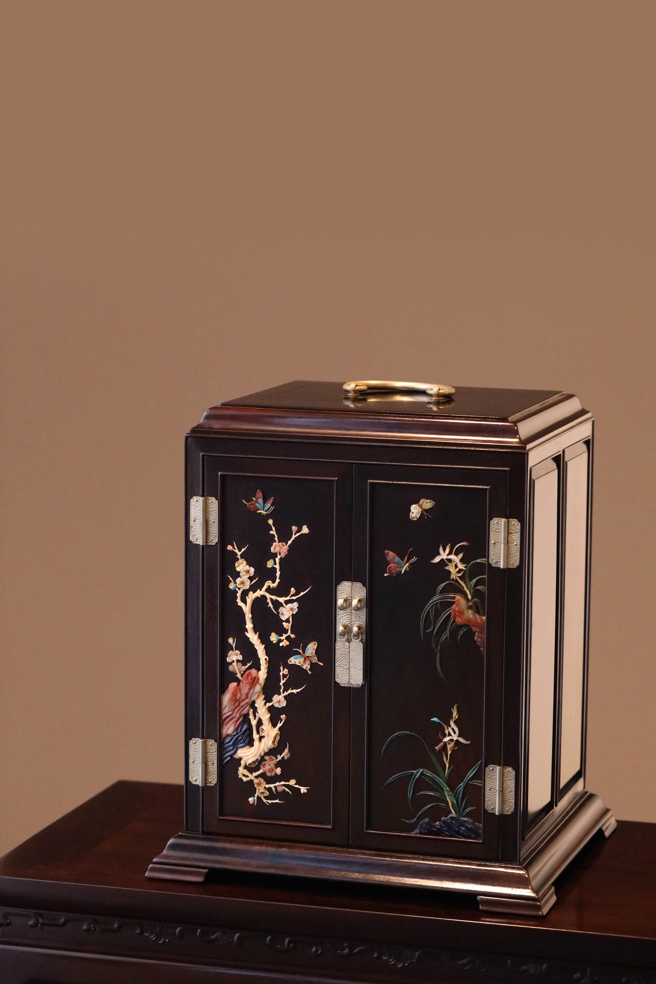 Rosewood Tea Cabinet Inlaid with Treasures and Double Purity Design