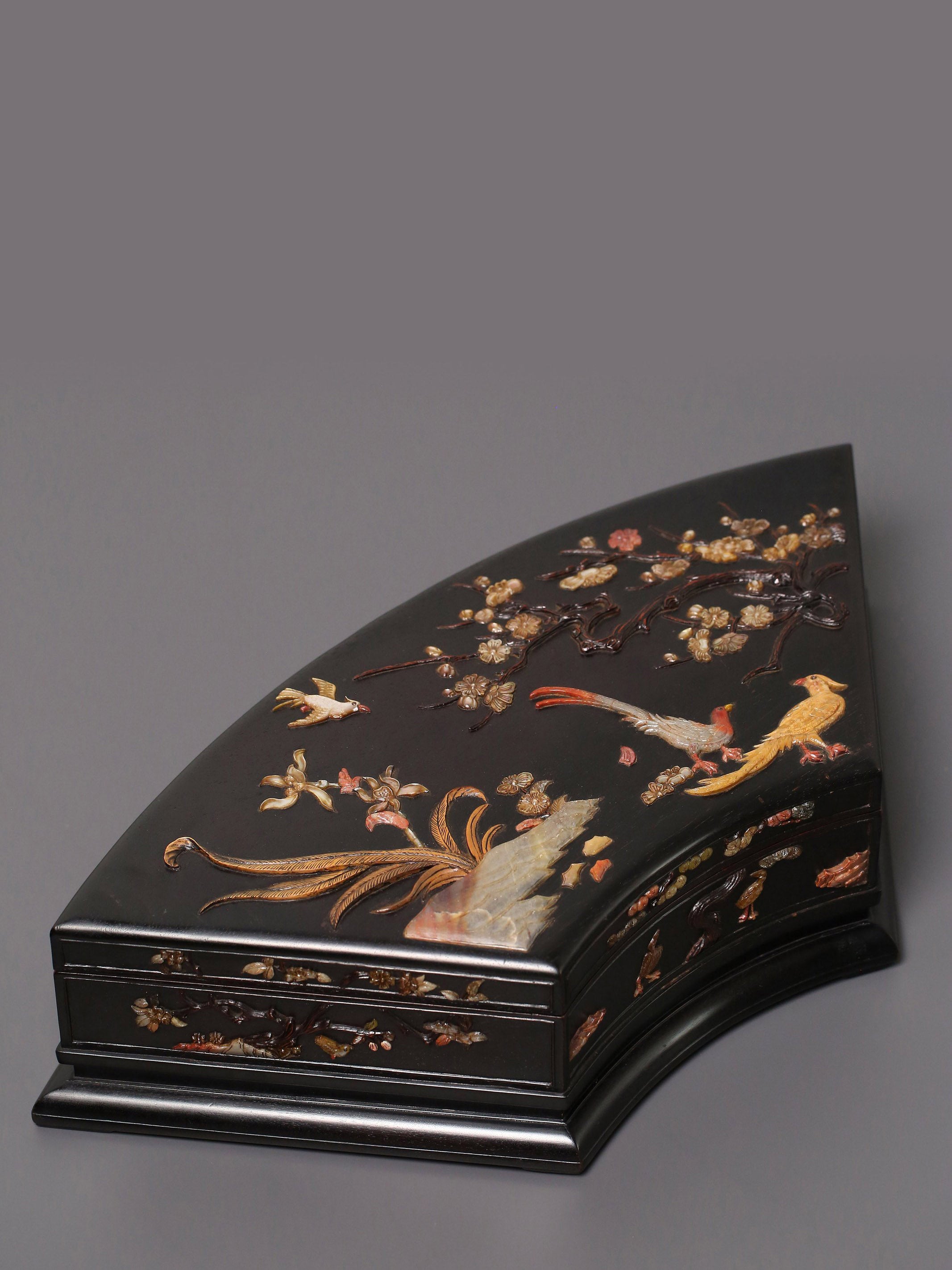 Inlaid Fan-shaped Treasure Box