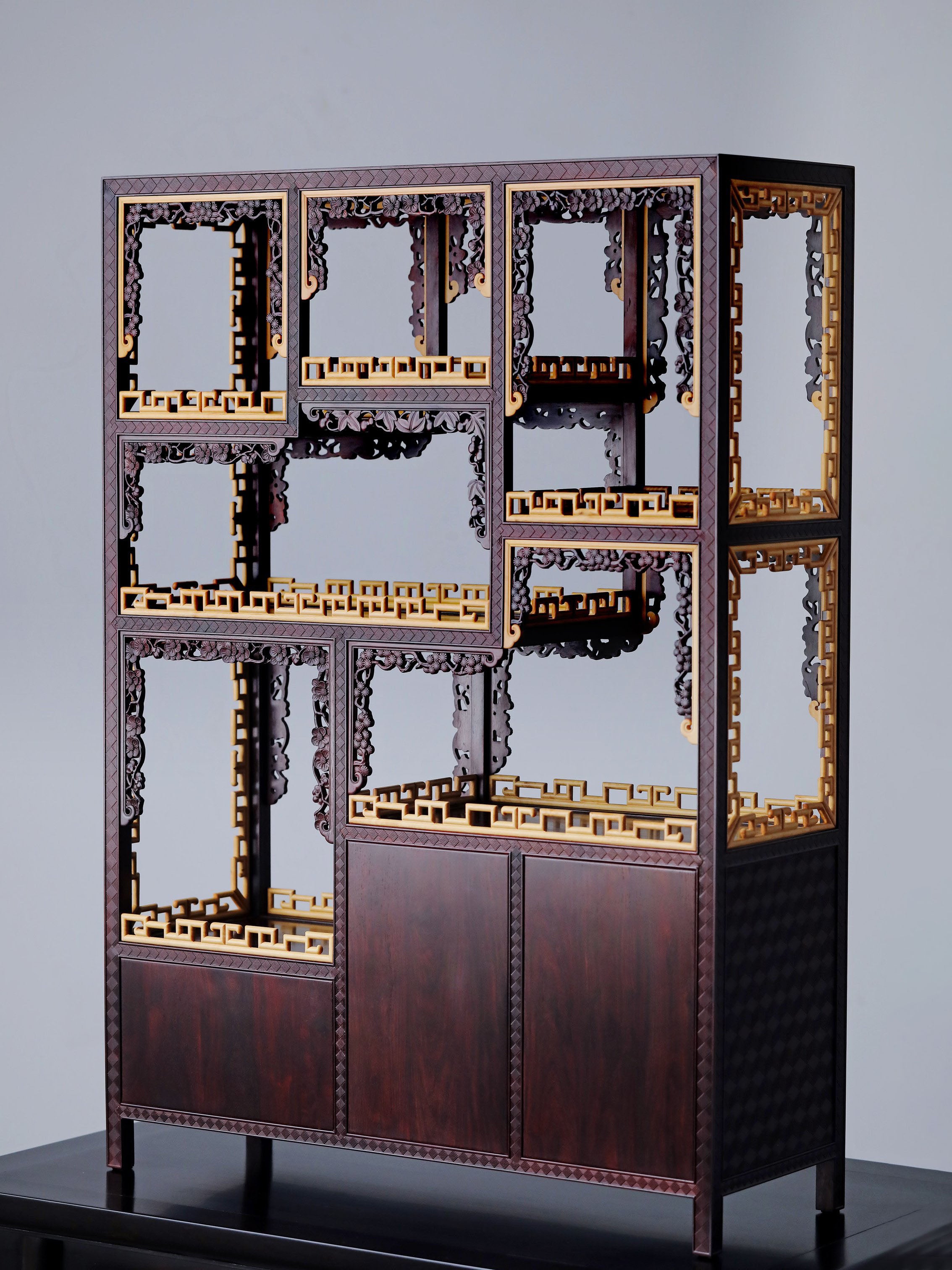 Small-leaf sandalwood inlaid table with antique display shelf