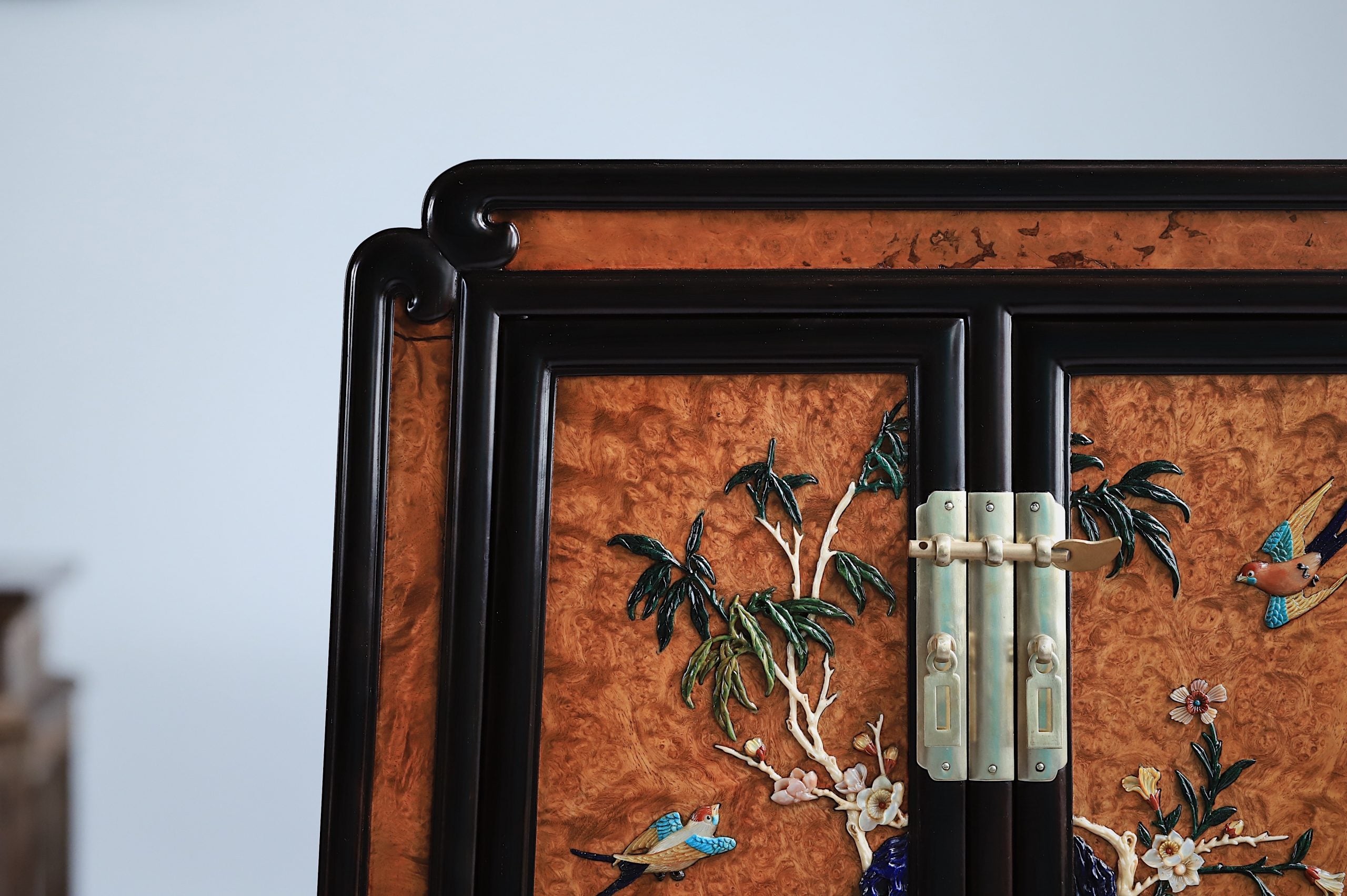 Burl Wood Inlaid Treasure Tea Box with Flowers and Birds