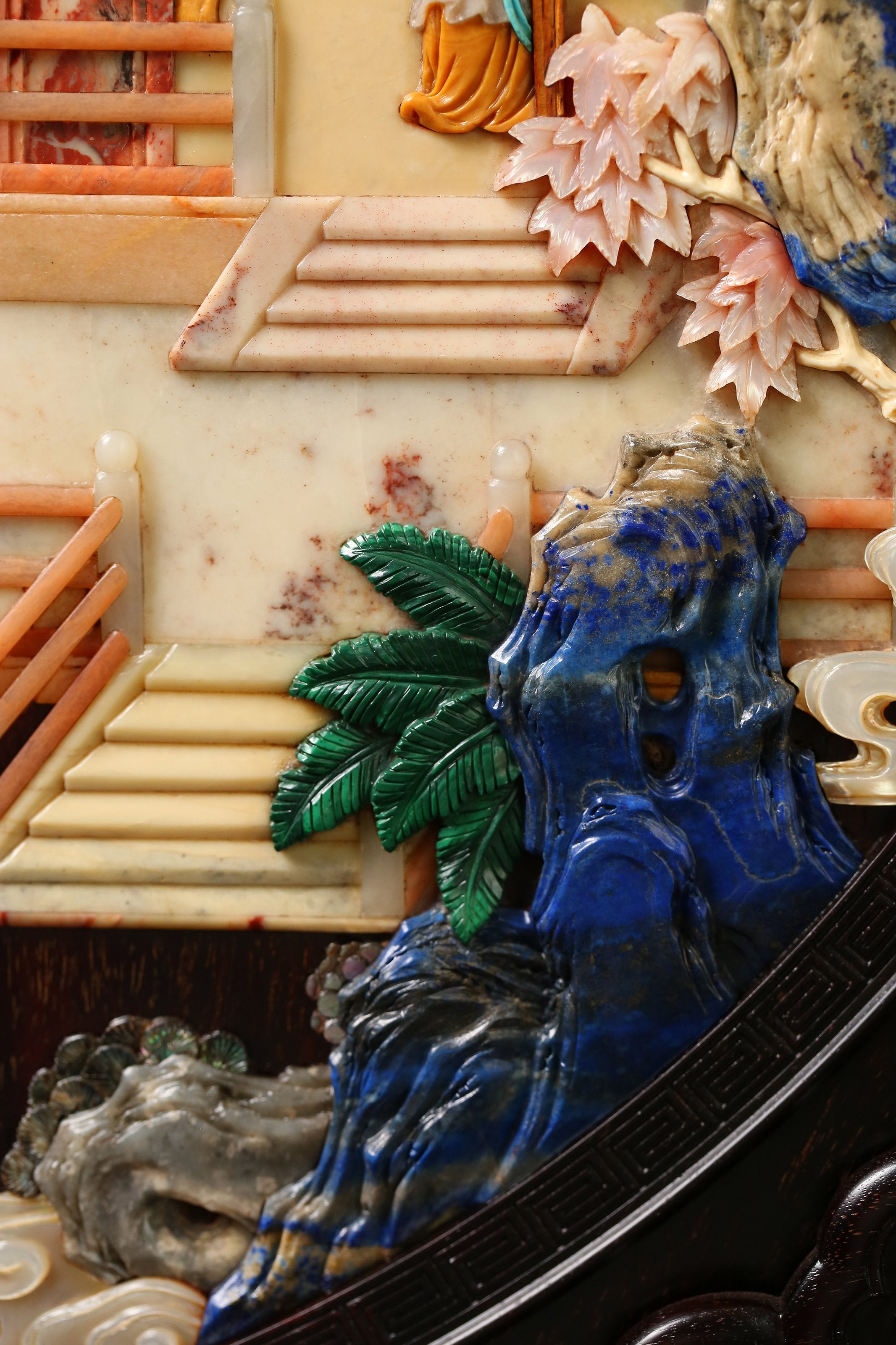 A Zitan Screen Inlaid with Treasures and Featuring a High-Ranking Official