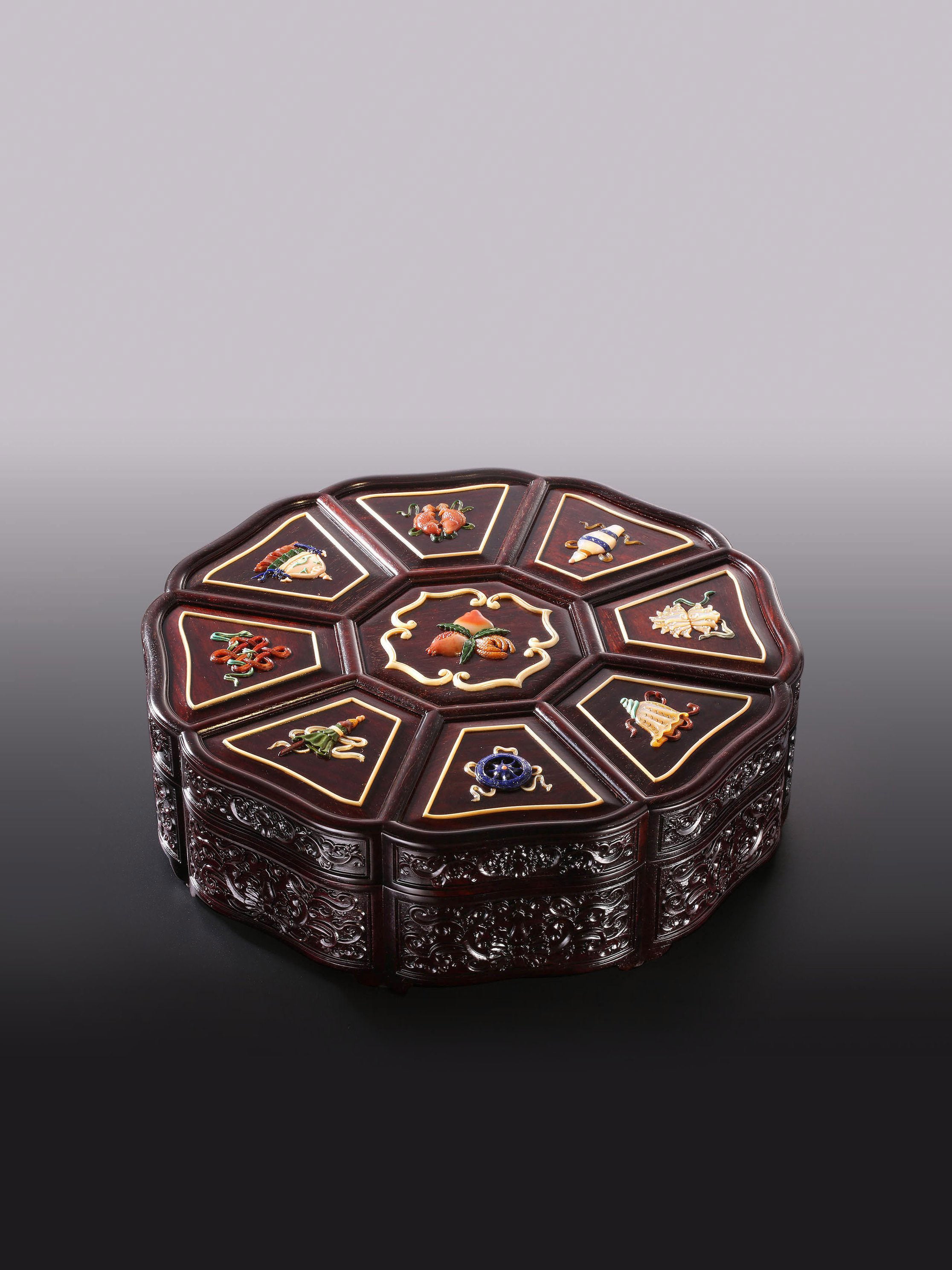 Small-leaf sandalwood/rosewood inlaid sunflower and eight-treasure fruit box