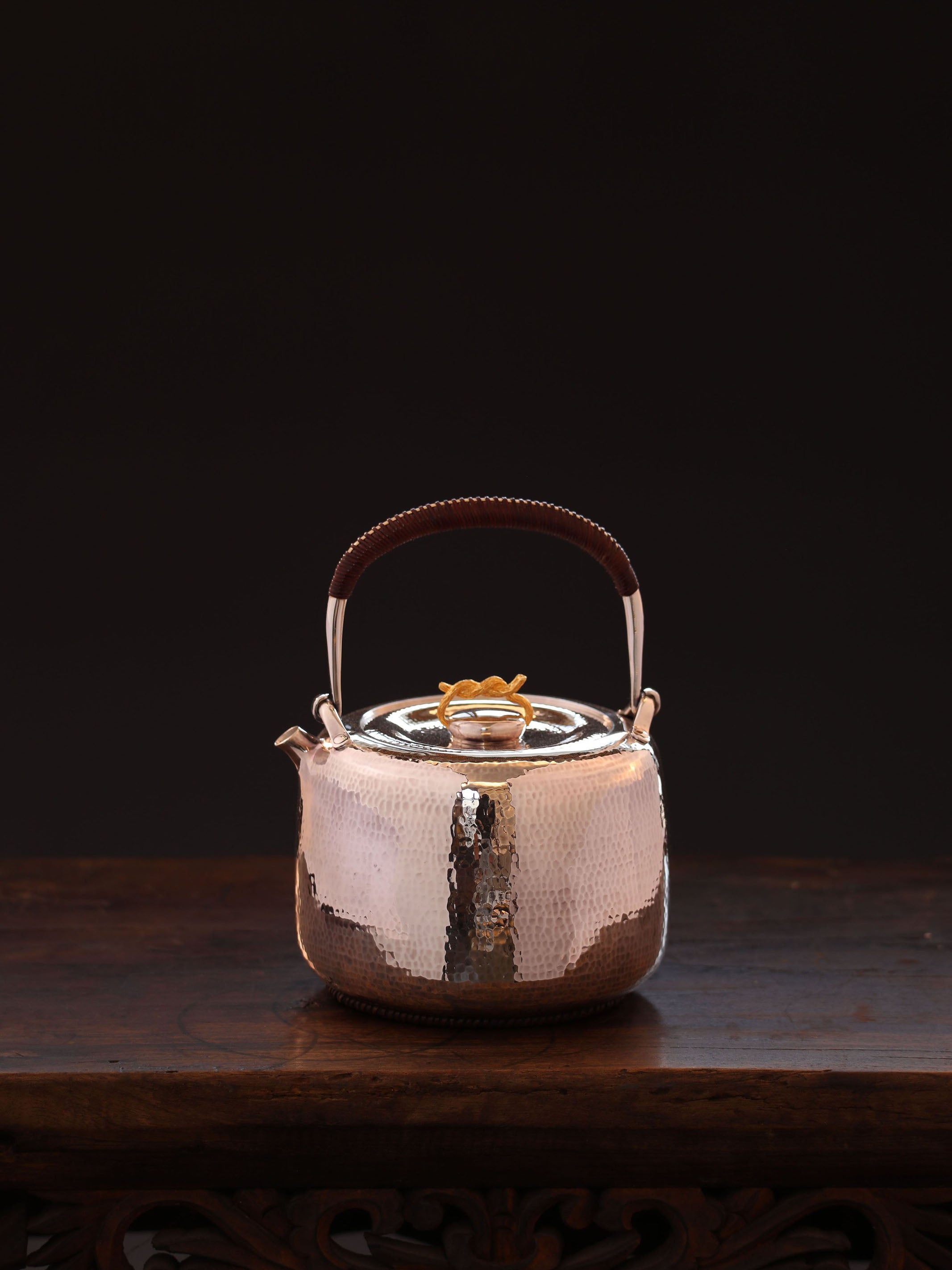 Kitamura gold rattan hammered silver pot
