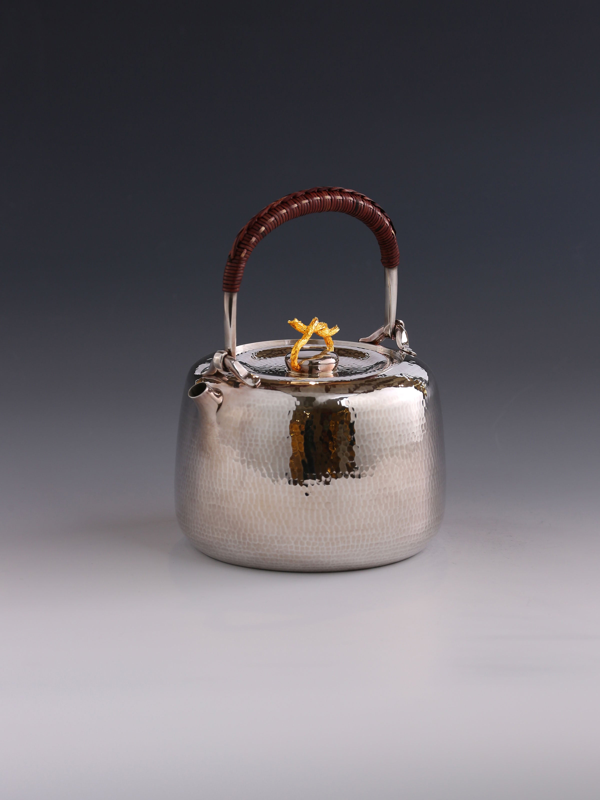 Kitamura gold rattan hammered silver pot