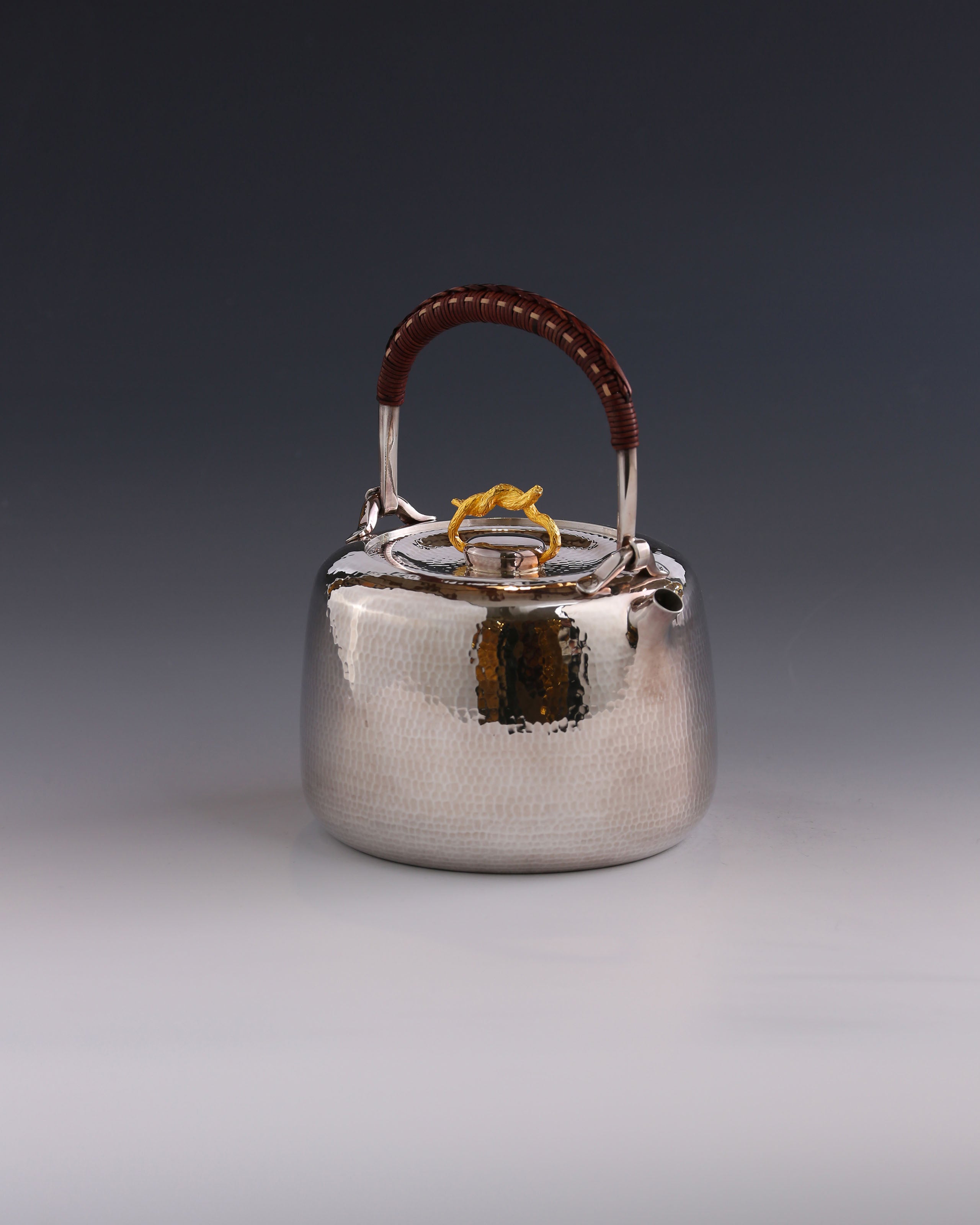 Kitamura gold rattan hammered silver pot