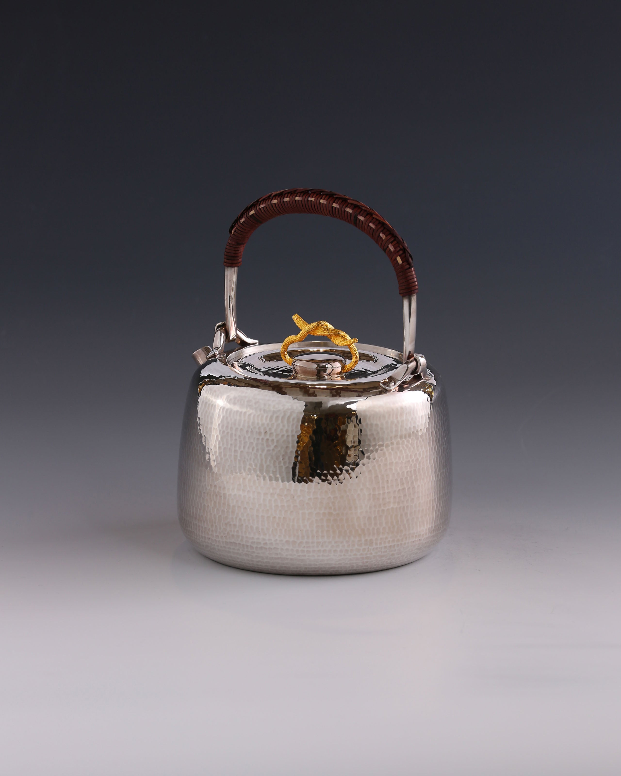 Kitamura gold rattan hammered silver pot