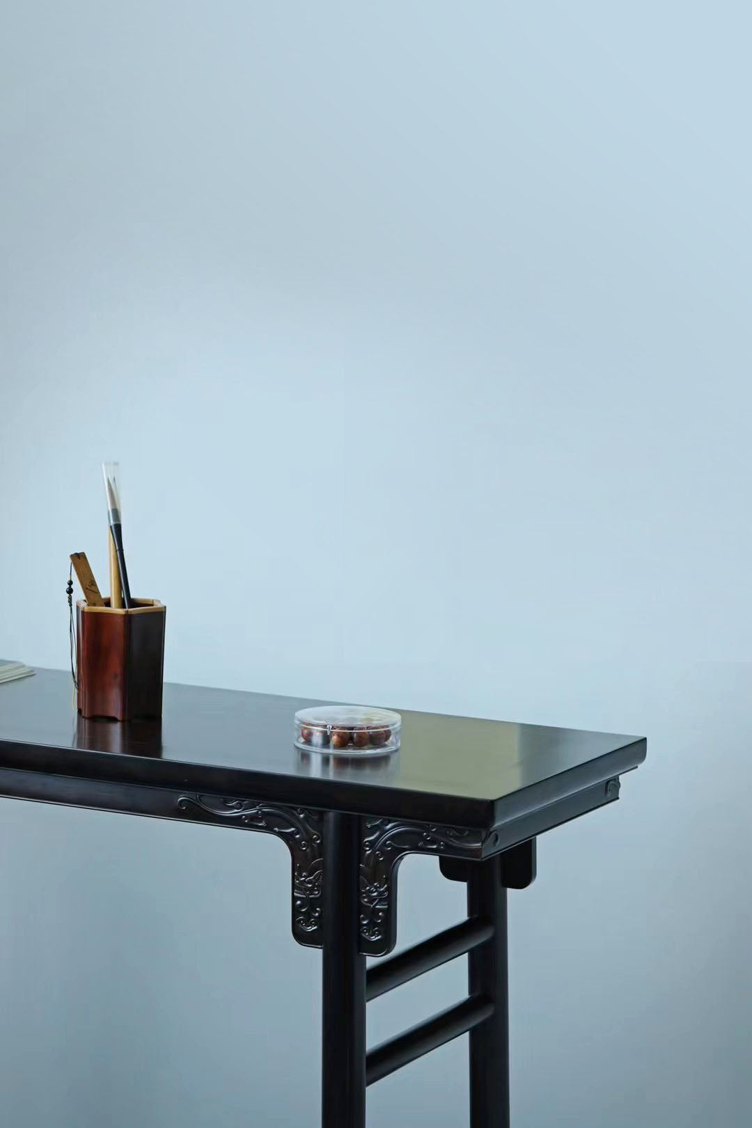 Purple sandalwood flat-top table with mortise and tenon joints and dragon design