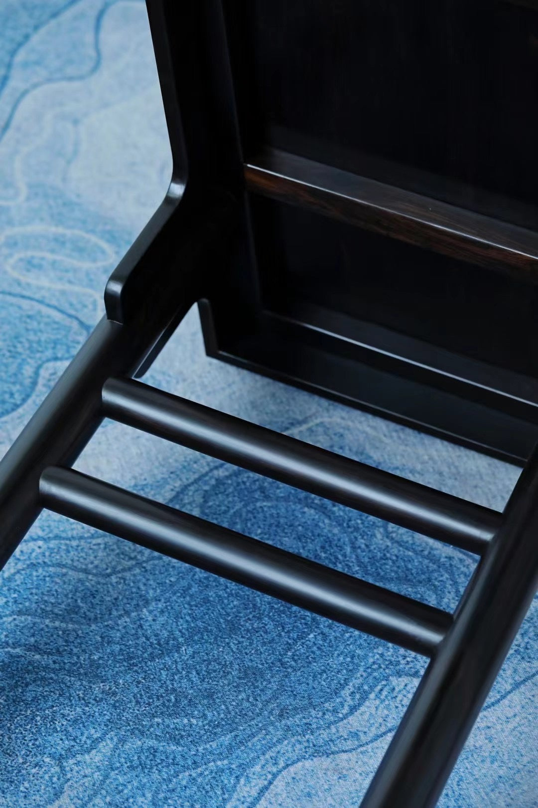 Purple sandalwood flat-top table with mortise and tenon joints and dragon design