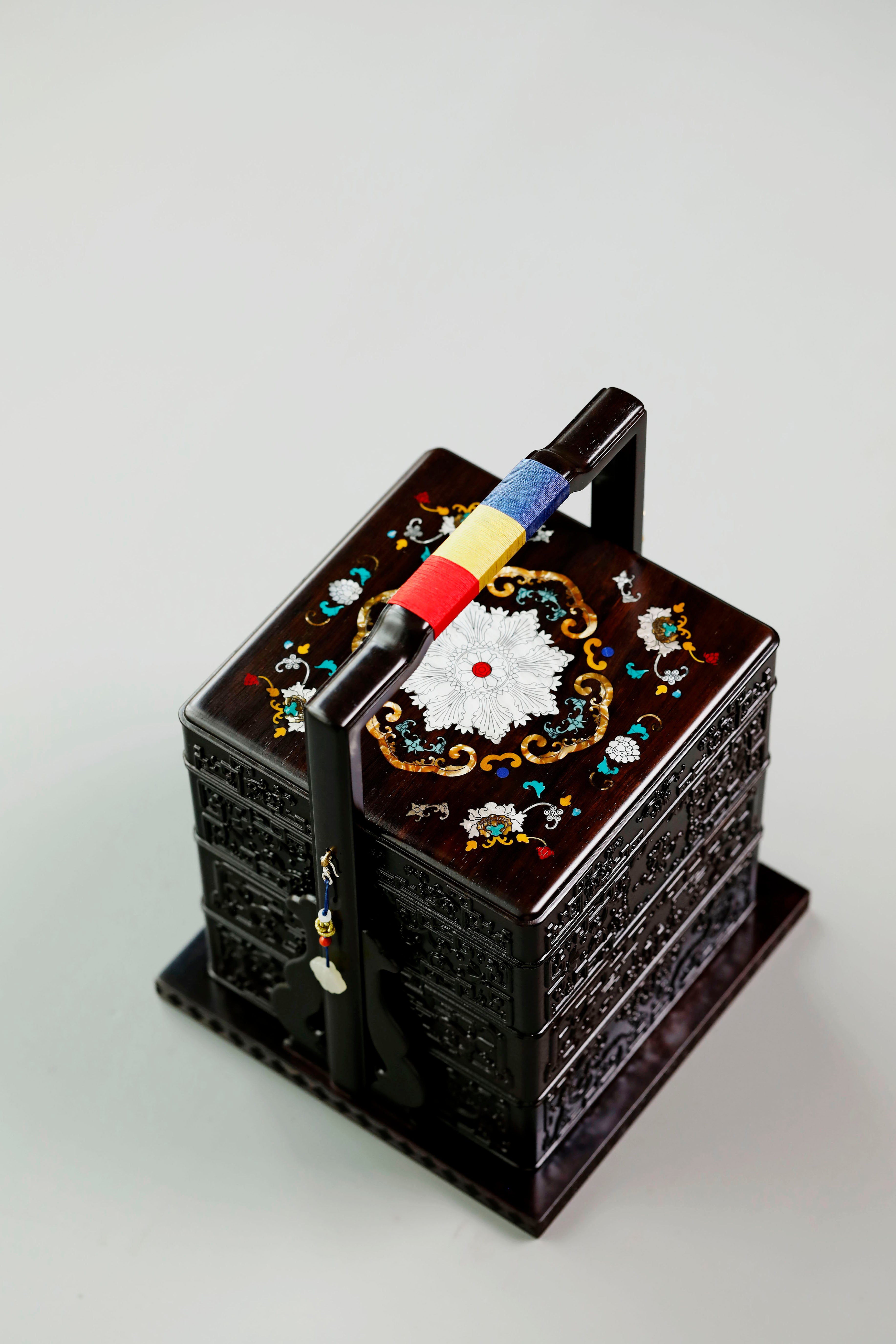 Purple sandalwood square box inlaid with mother-of-pearl and passionflower design