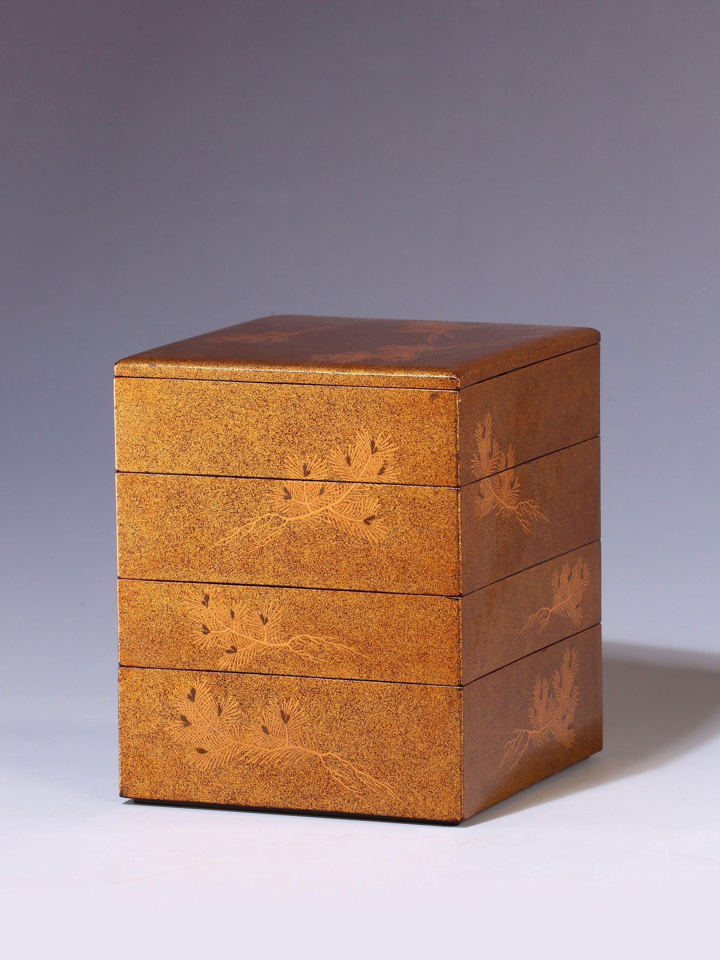 Japanese lacquer maki-e pear-shaped gold four-sided tea box