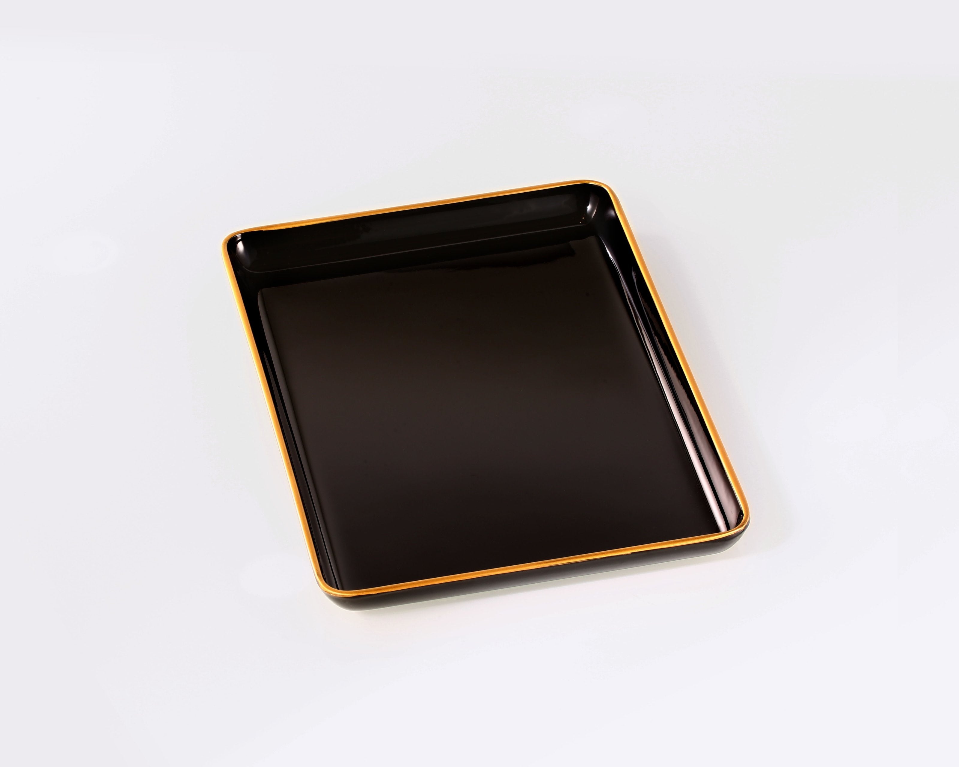 Lacquered and gold-decorated tea tray