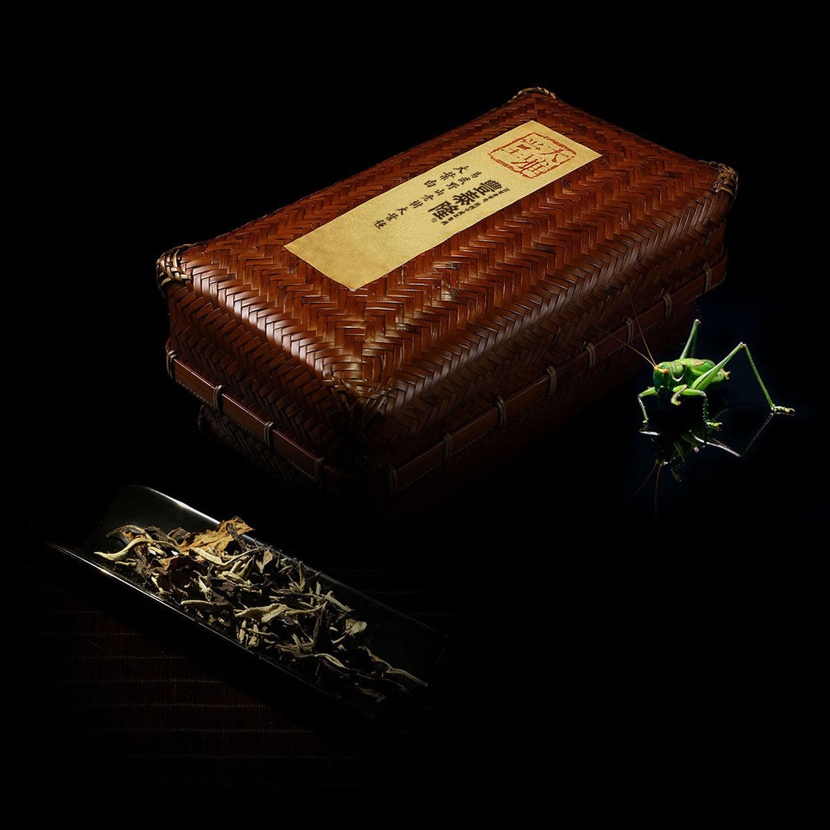 Yiwu Wild Mountain Old Tree Large Leaf White Tea