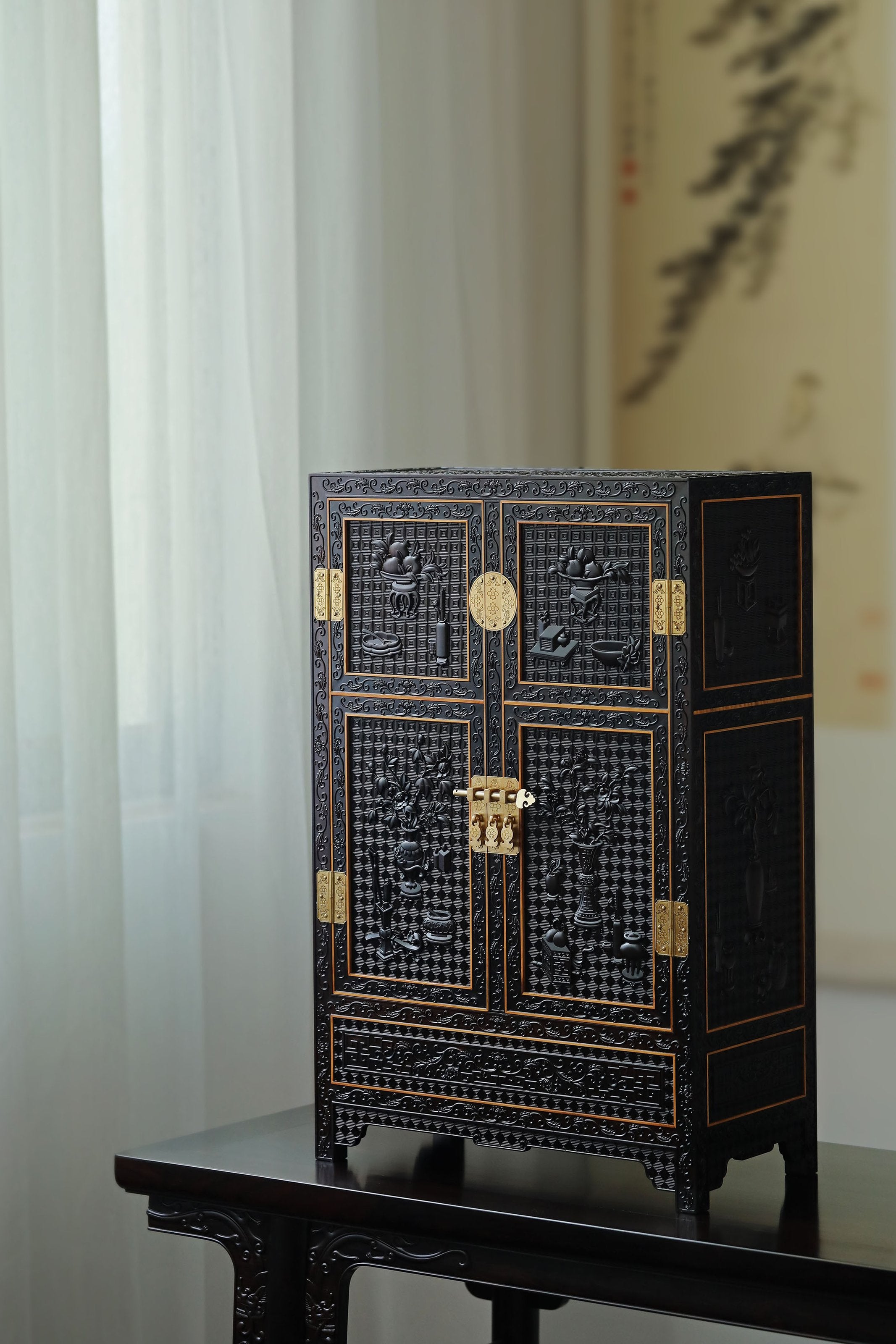 Purple sandalwood carved antique pattern table cabinet