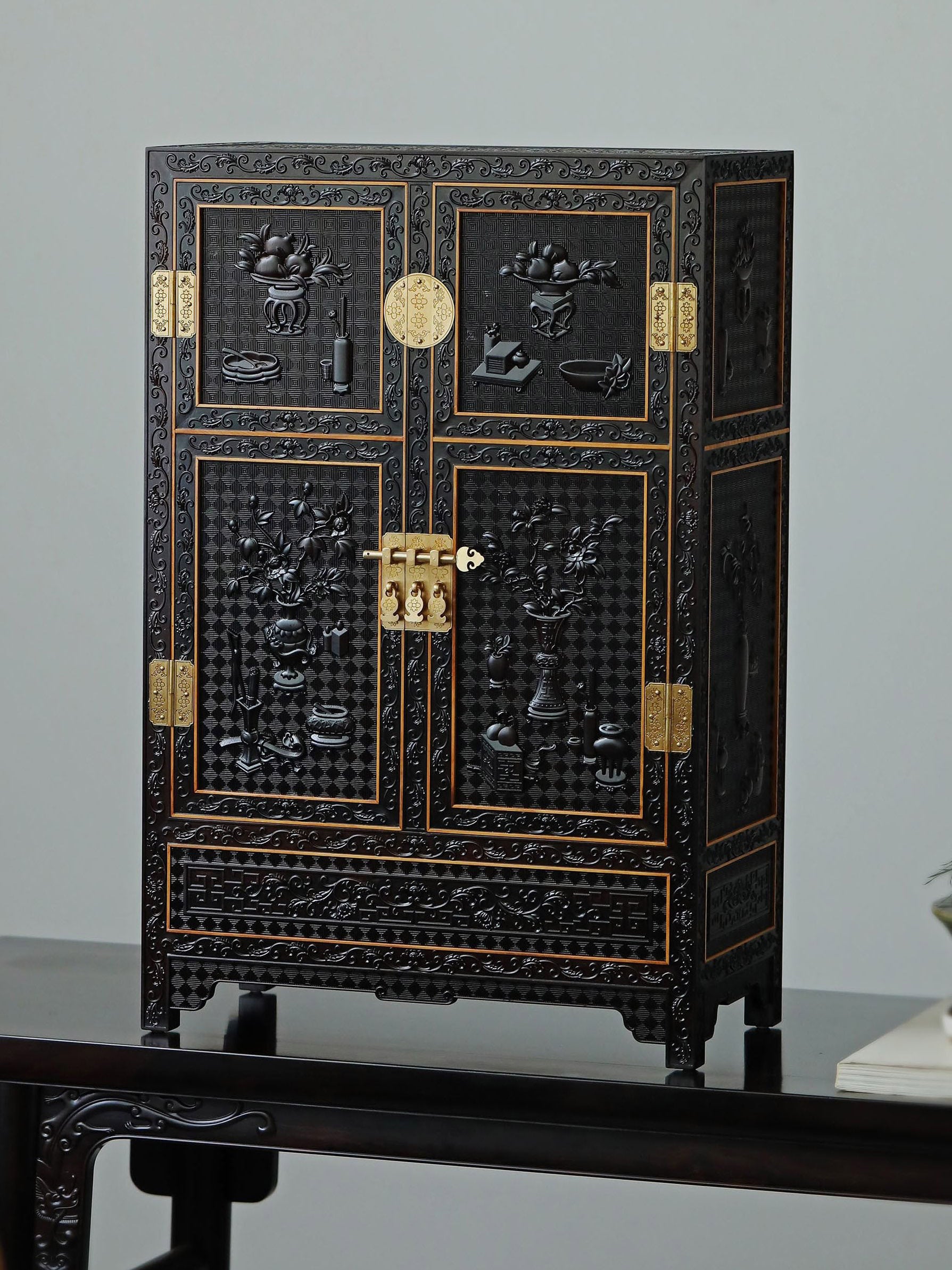 Purple sandalwood carved antique pattern table cabinet