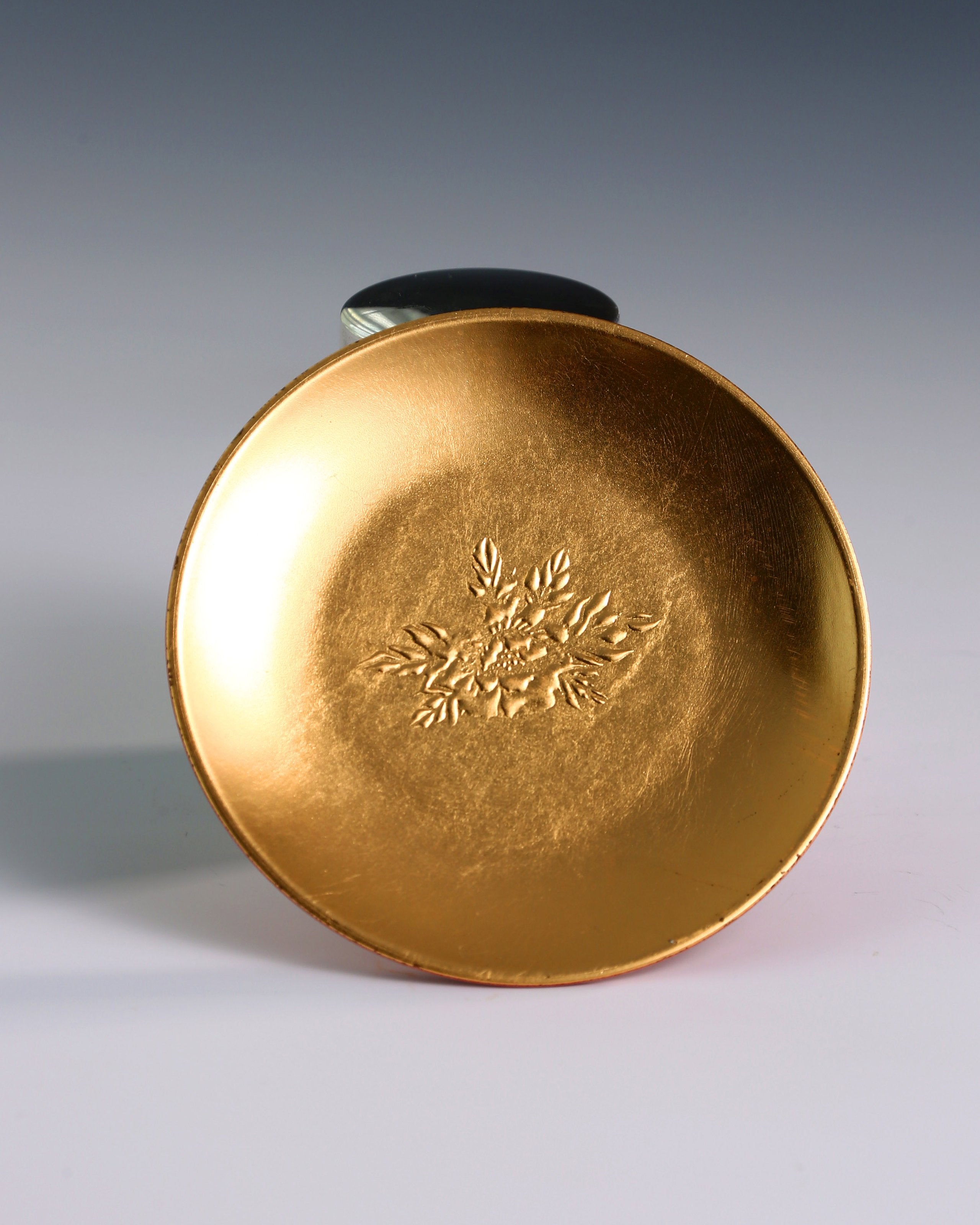 Dayatang pure silver hammered tea canister and pure tin ribbed antique tea canister