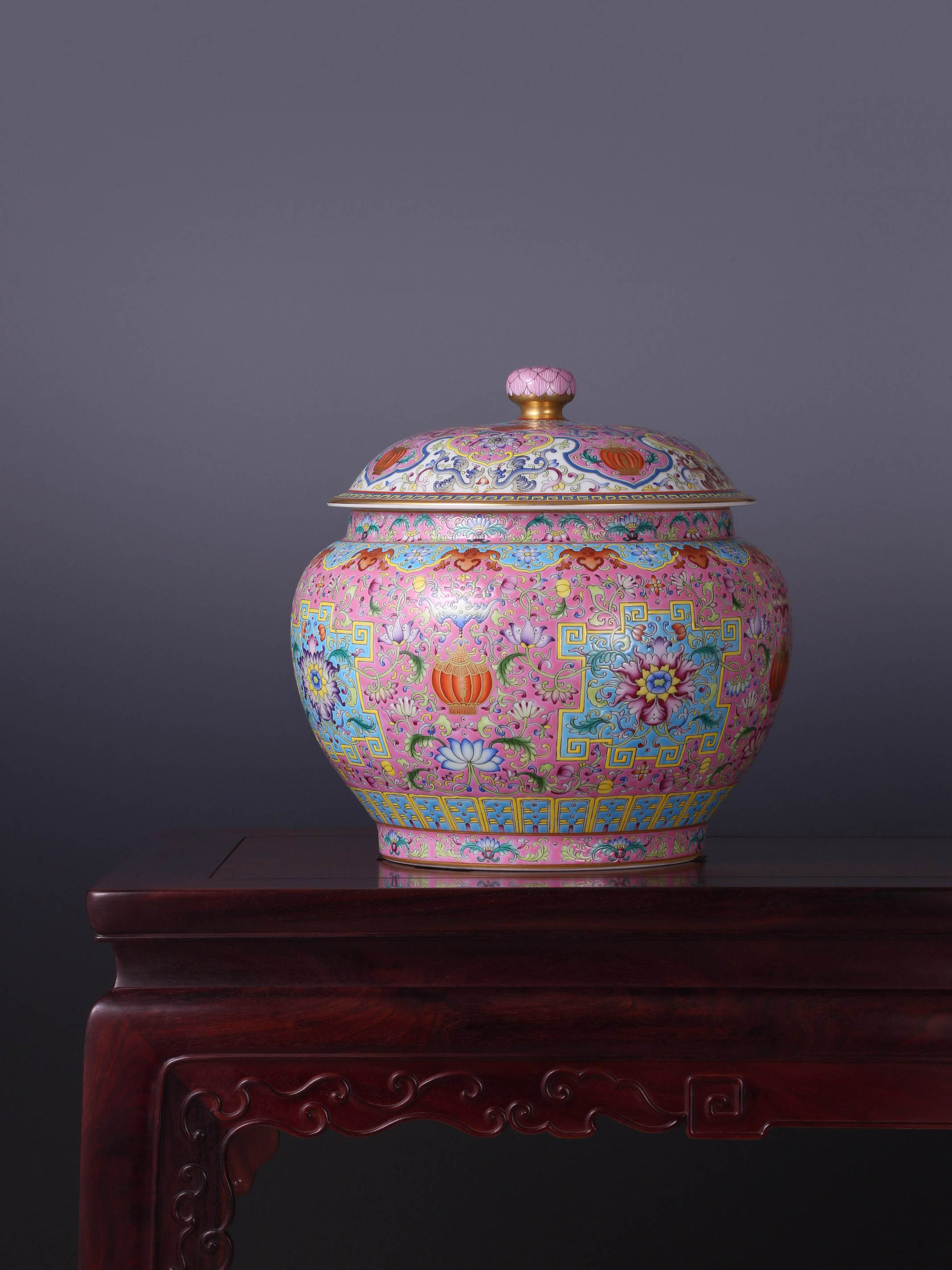 Dayazhai Longevity and Treasure Flower Tea Canister