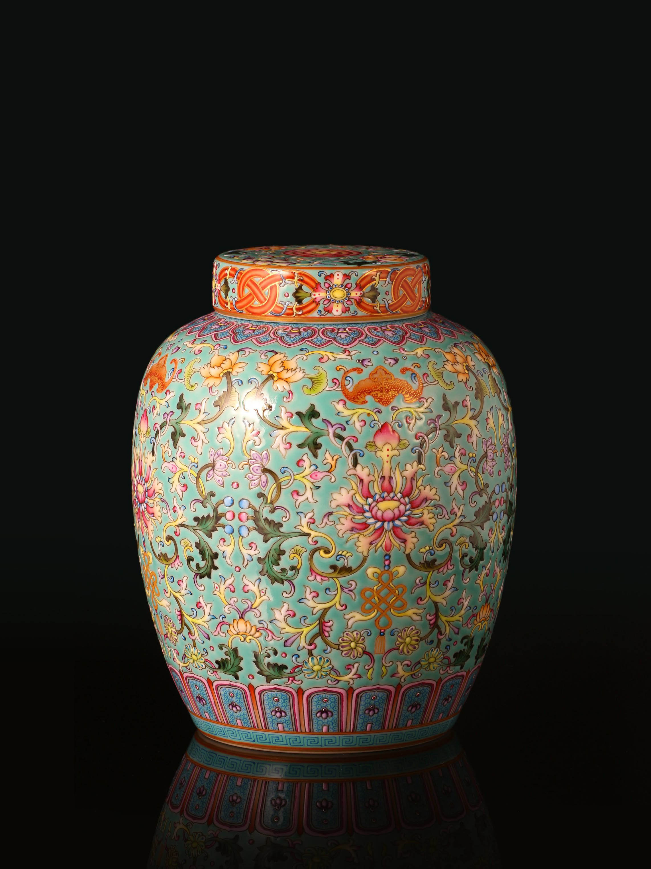Dayazhai Enamel-Painted Fortune and Prosperity Jar with the Character "Tian"