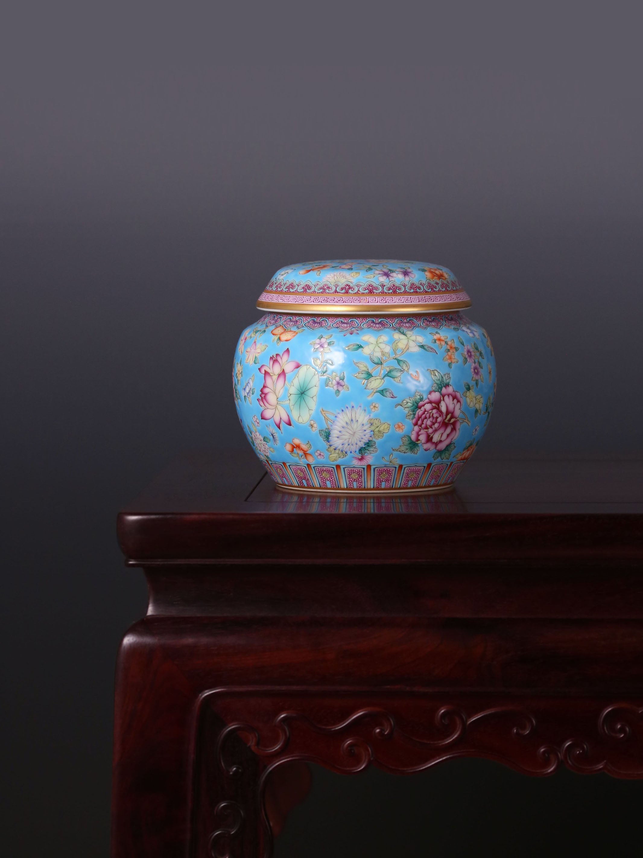 Dayazhai Enamel Floral Drum-Shaped Tea Canister
