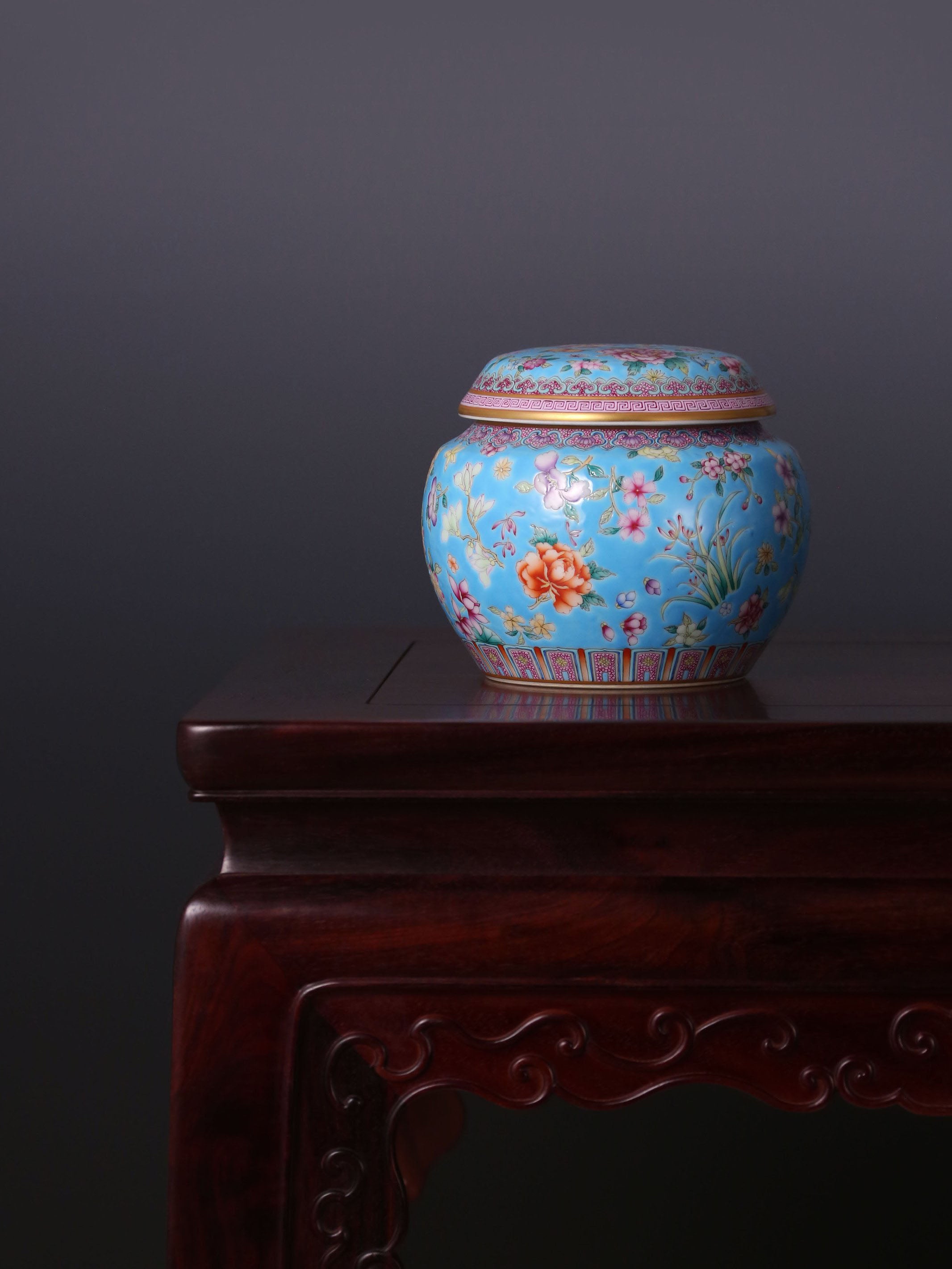 Dayazhai Enamel Floral Drum-Shaped Tea Canister