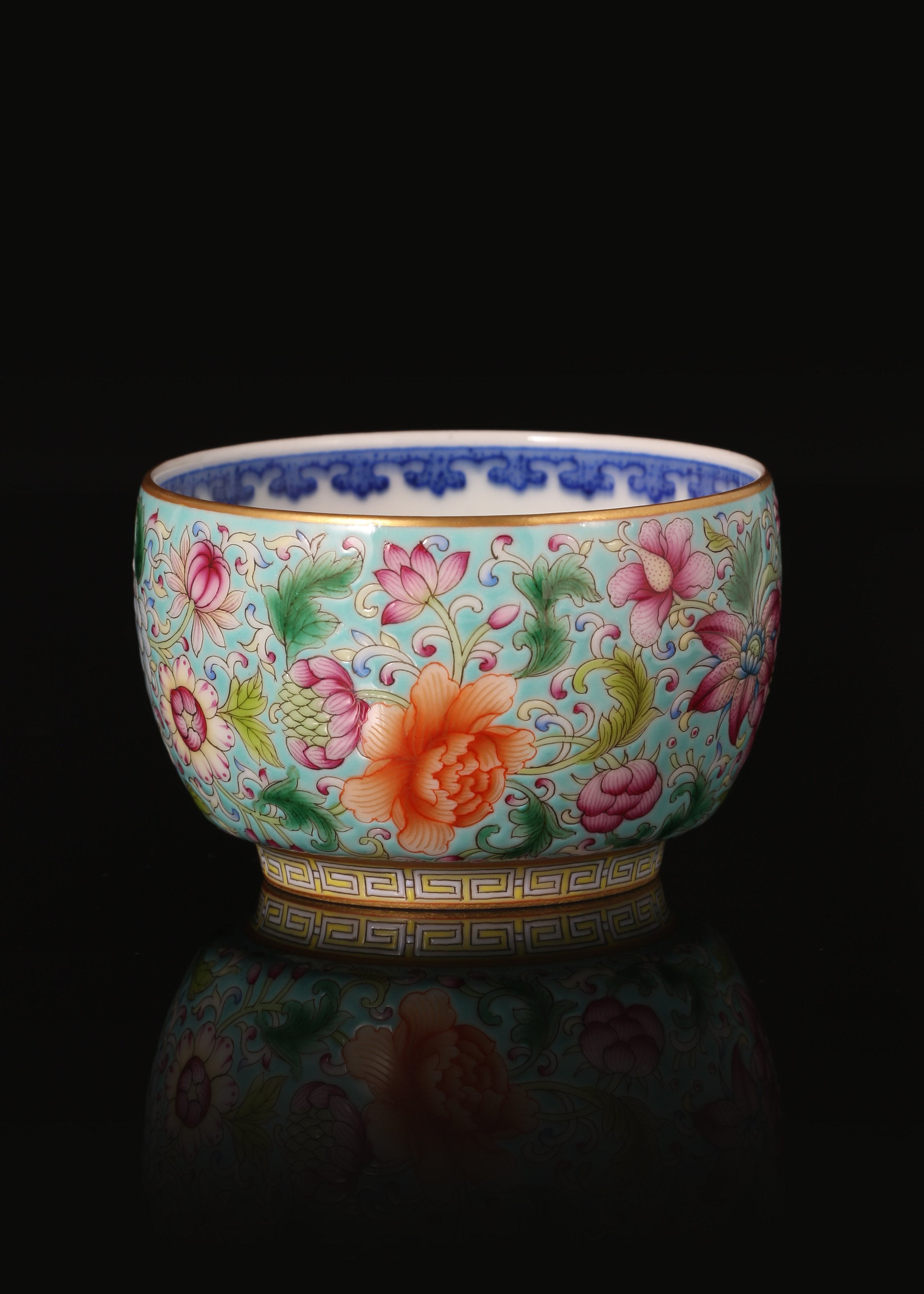 Dayazhai Enamel-Painted Blue and White Floral Pattern Cup