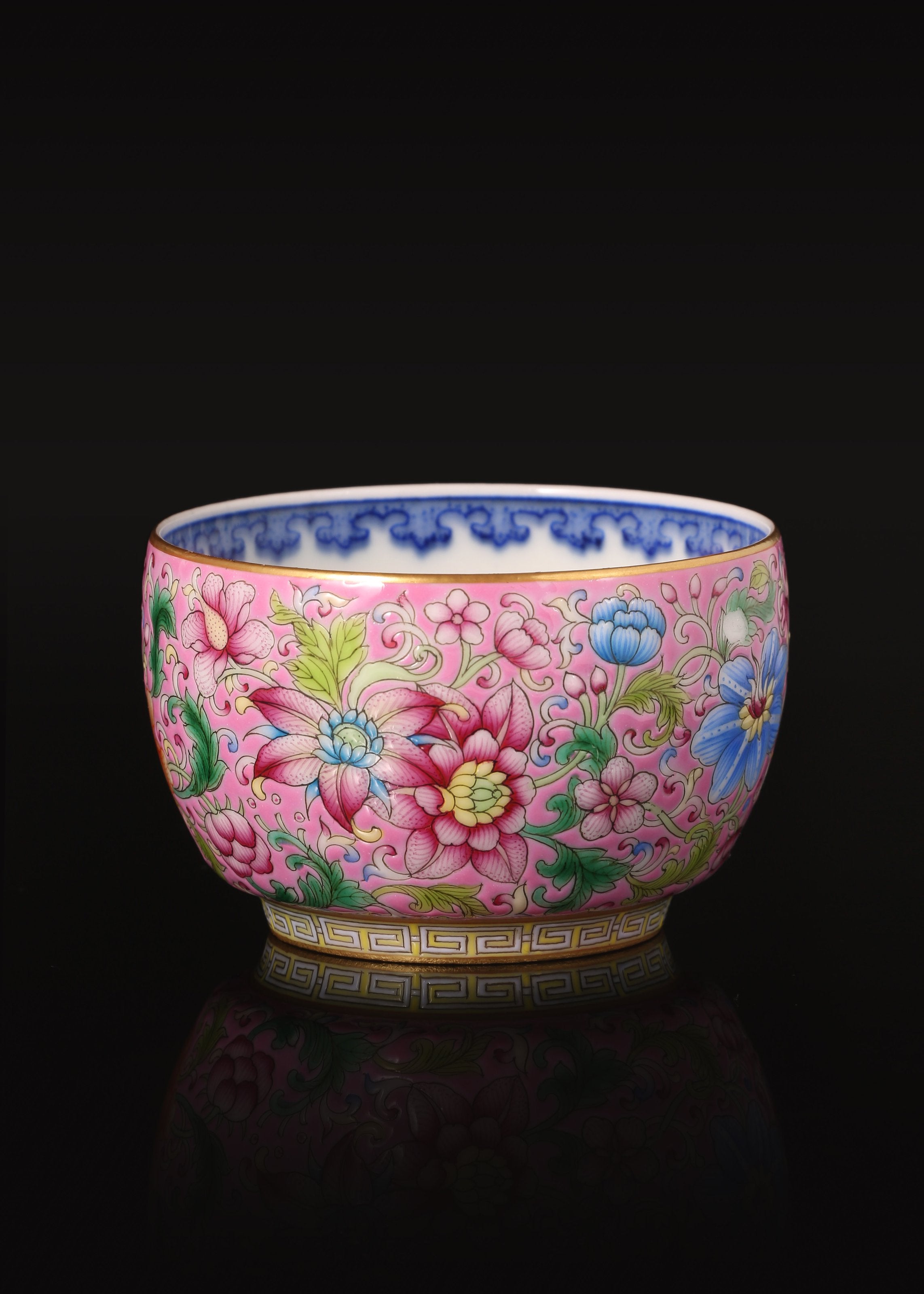Dayazhai Enamel-Painted Blue and White Floral Pattern Cup